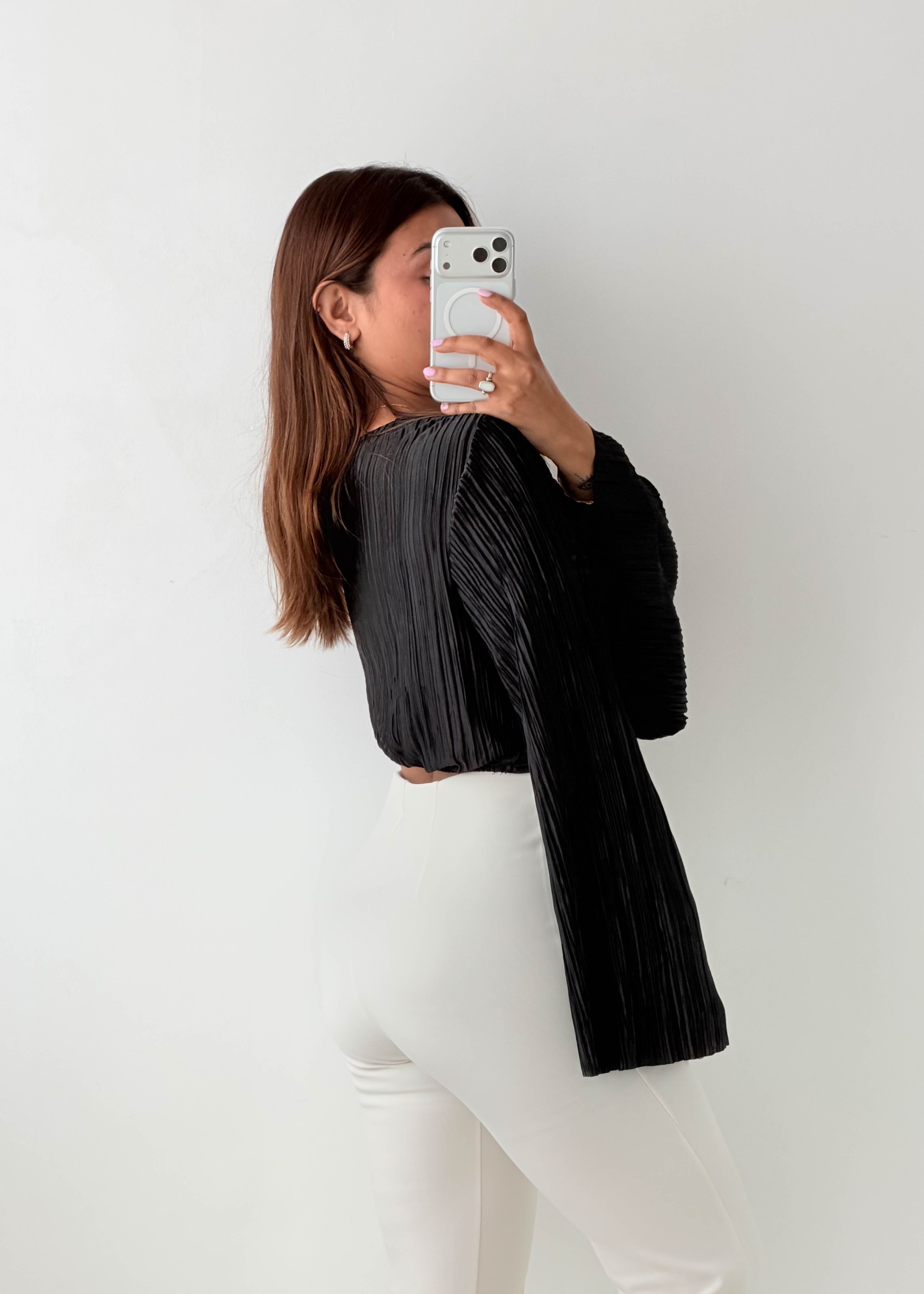 Size M-L Black Twist Front Pleated Crop Top