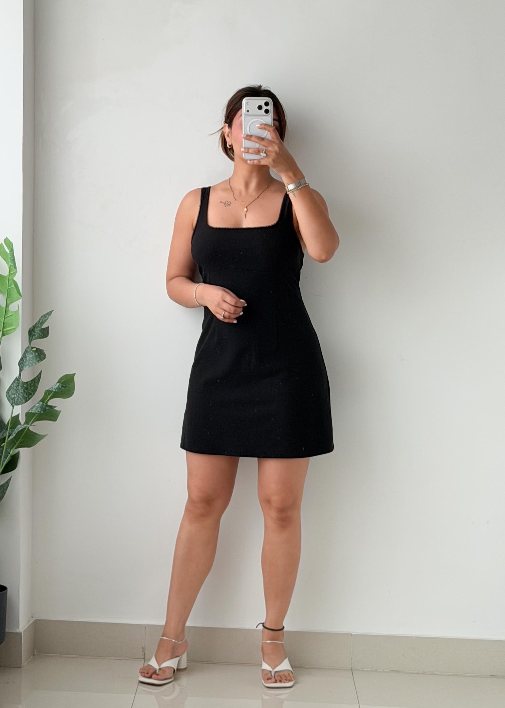 Size M-L Black Square Neck Mini Dress
