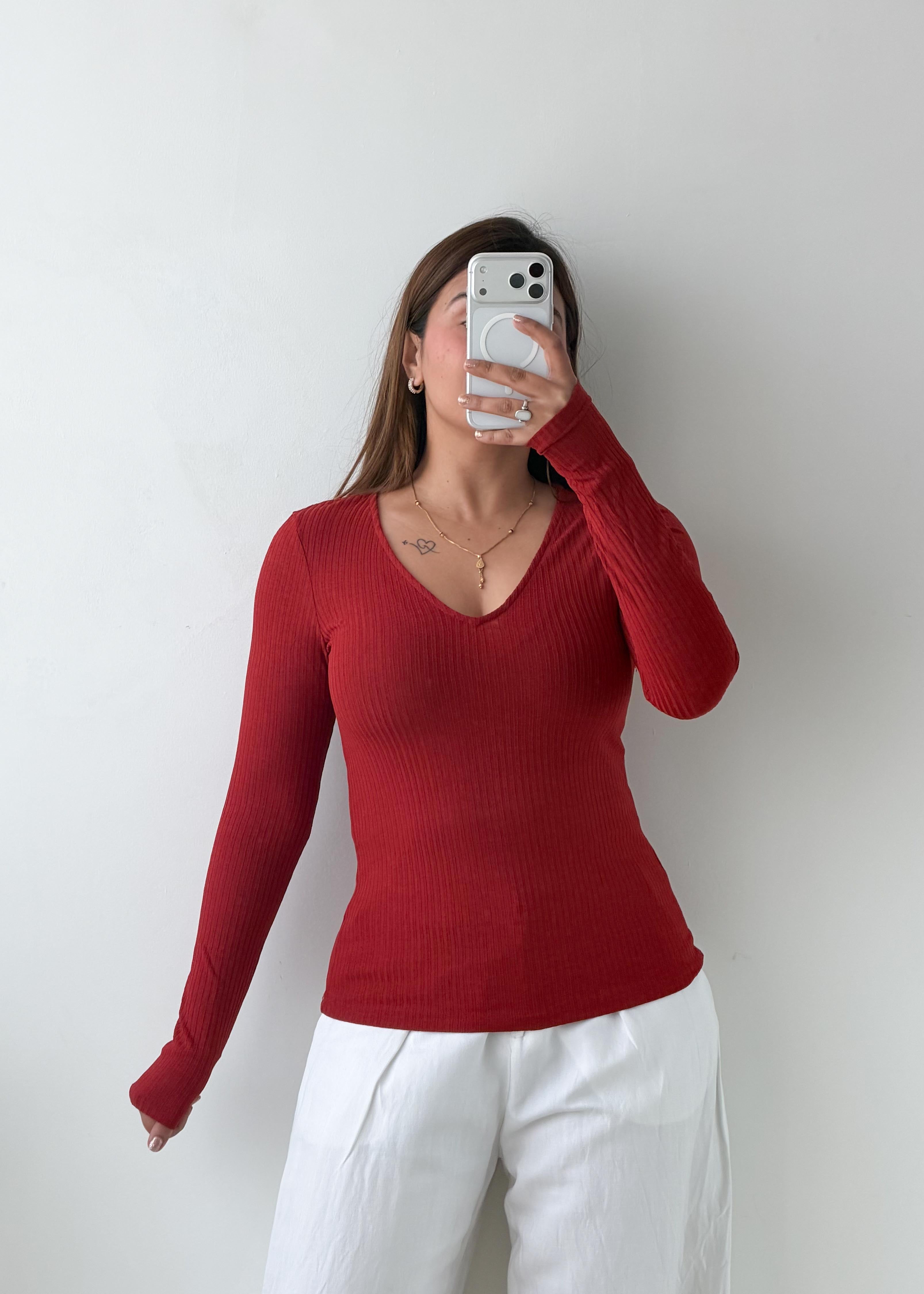Size S-M Red Ribbed V-Neck Top