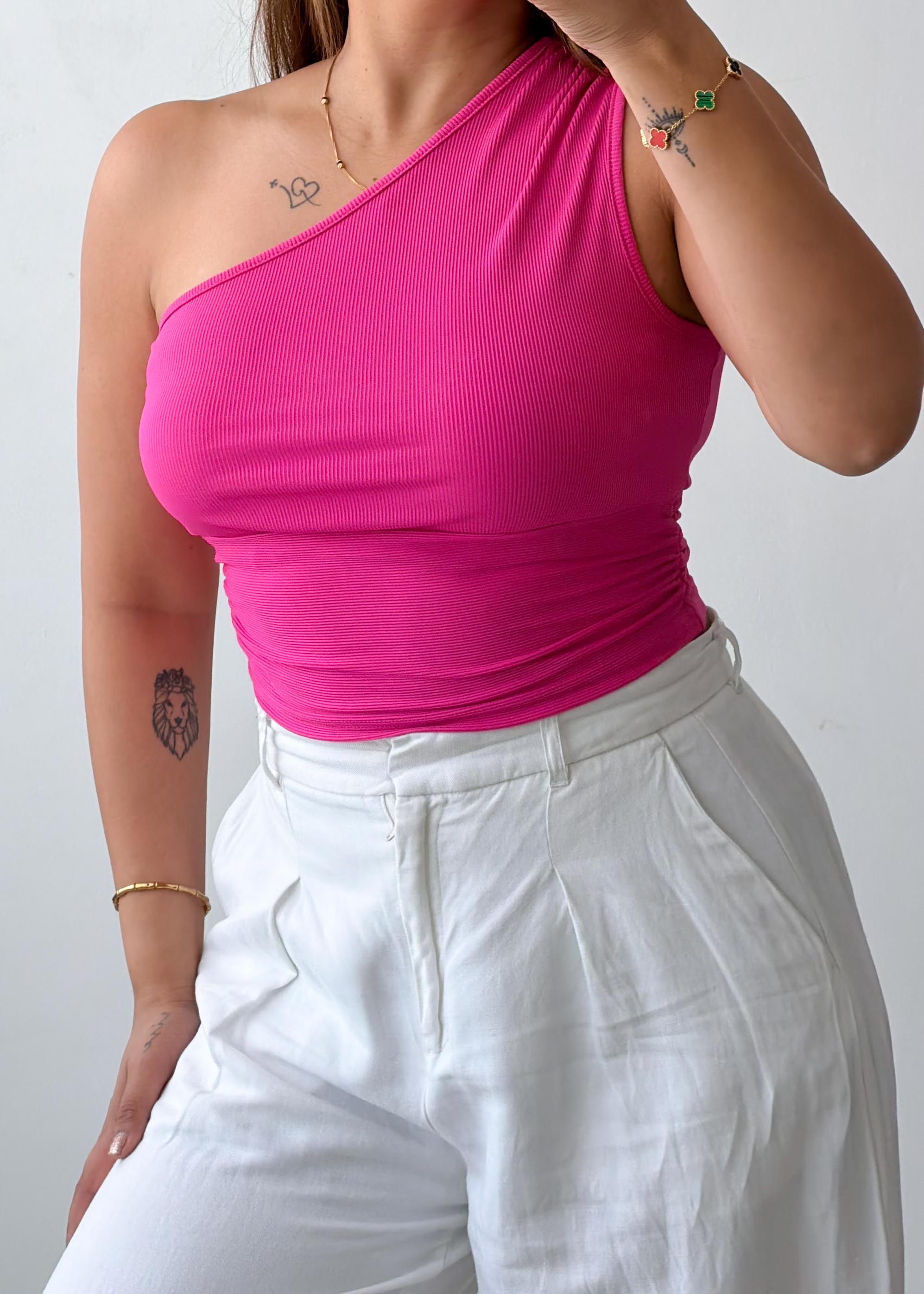 Size S-M Fuchsia One Shoulder Ruched Top