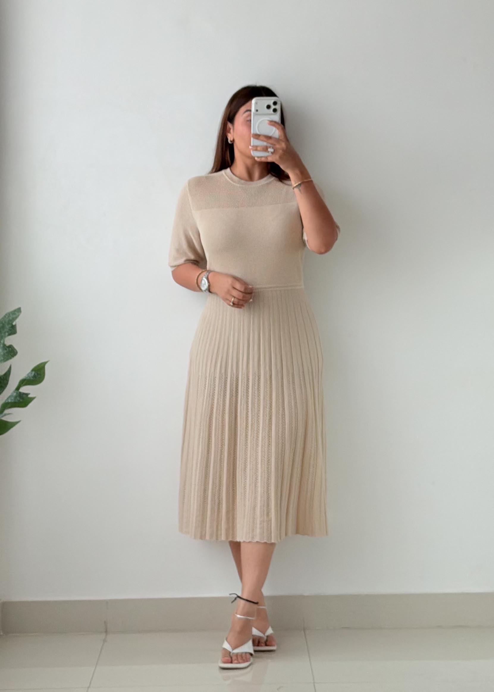 Size L-XL Beige Pleated Knit Midi Dress