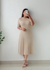 Size L-XL Beige Pleated Knit Midi Dress