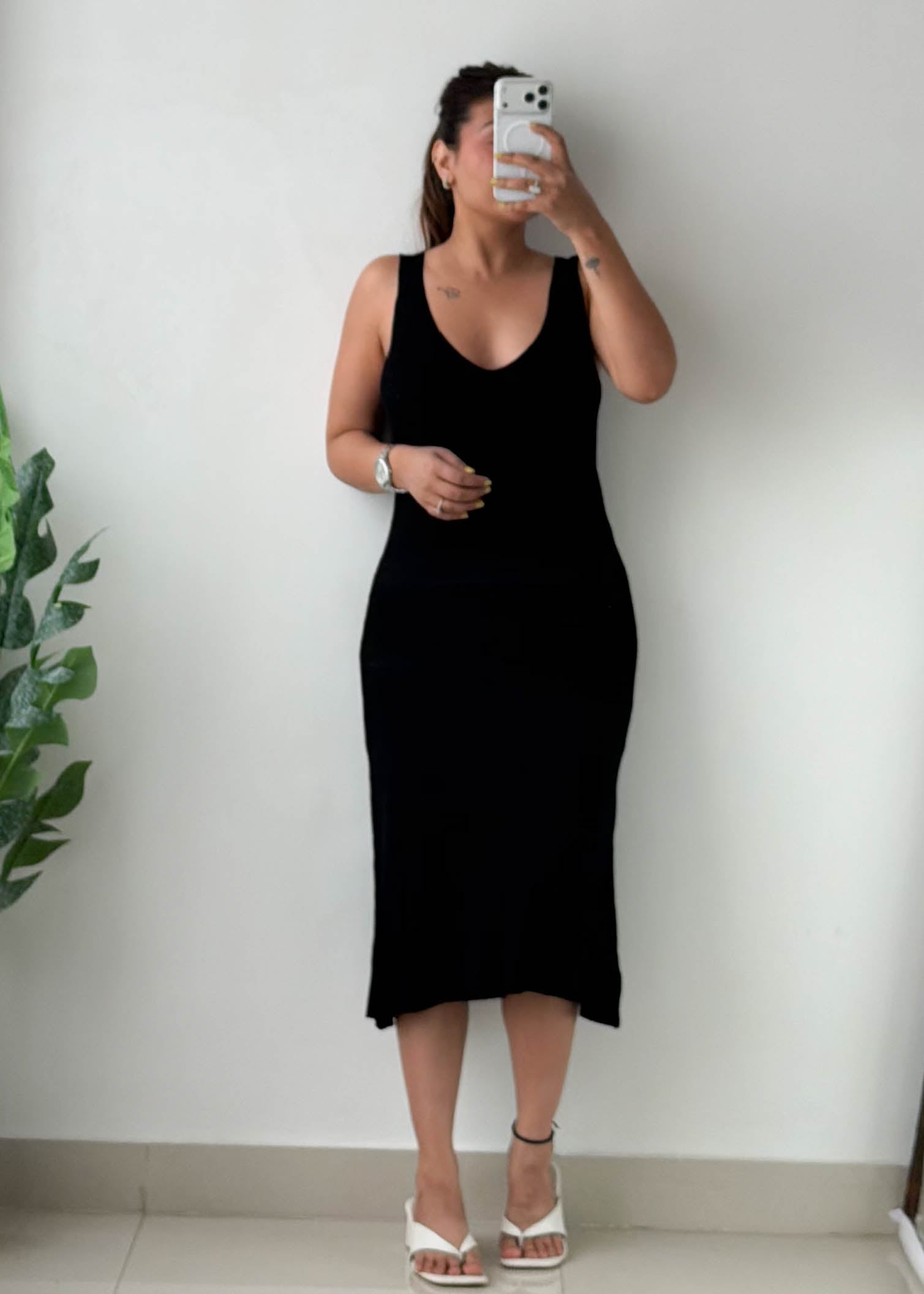 Size L-XL Black Ribbed Scoop Neck Midi Dress