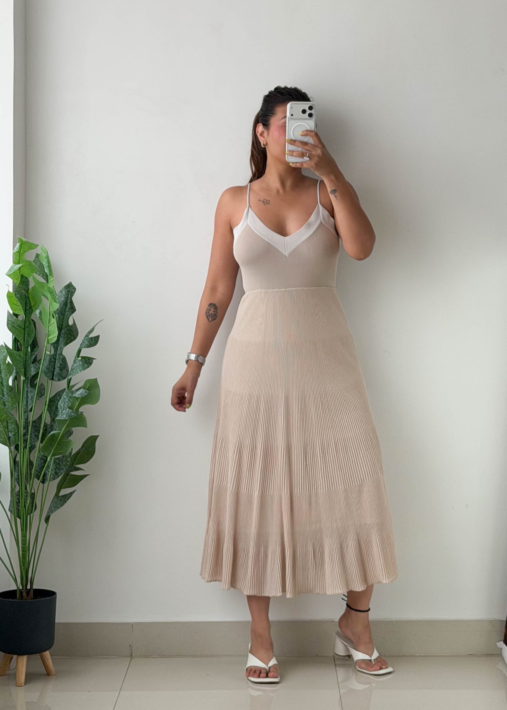 Size S-M Cream Pleated Knit Maxi Dress