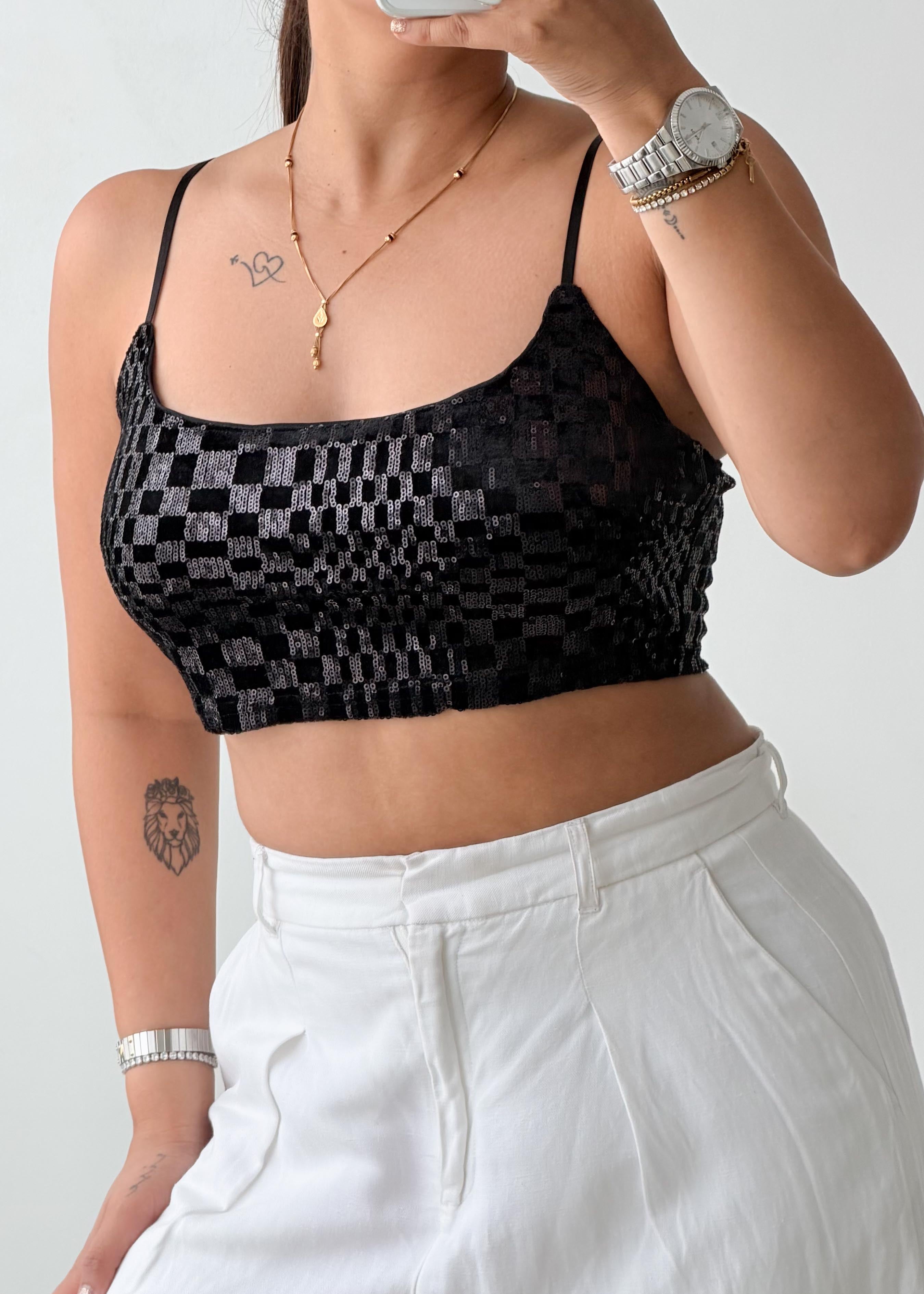 Size M Black Textured Crop Top