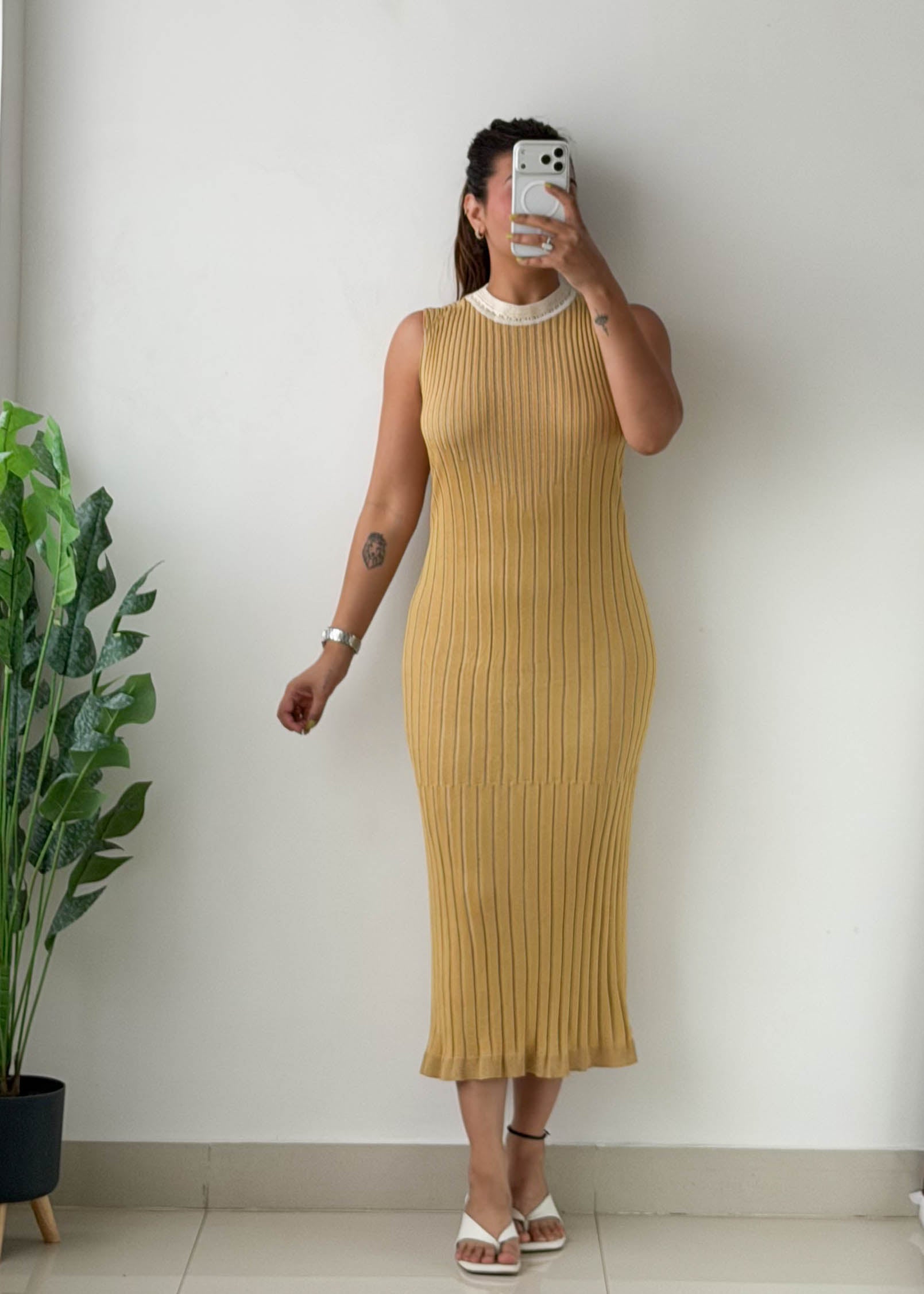 M-L Mustard Ribbed Knit Maxi Dress