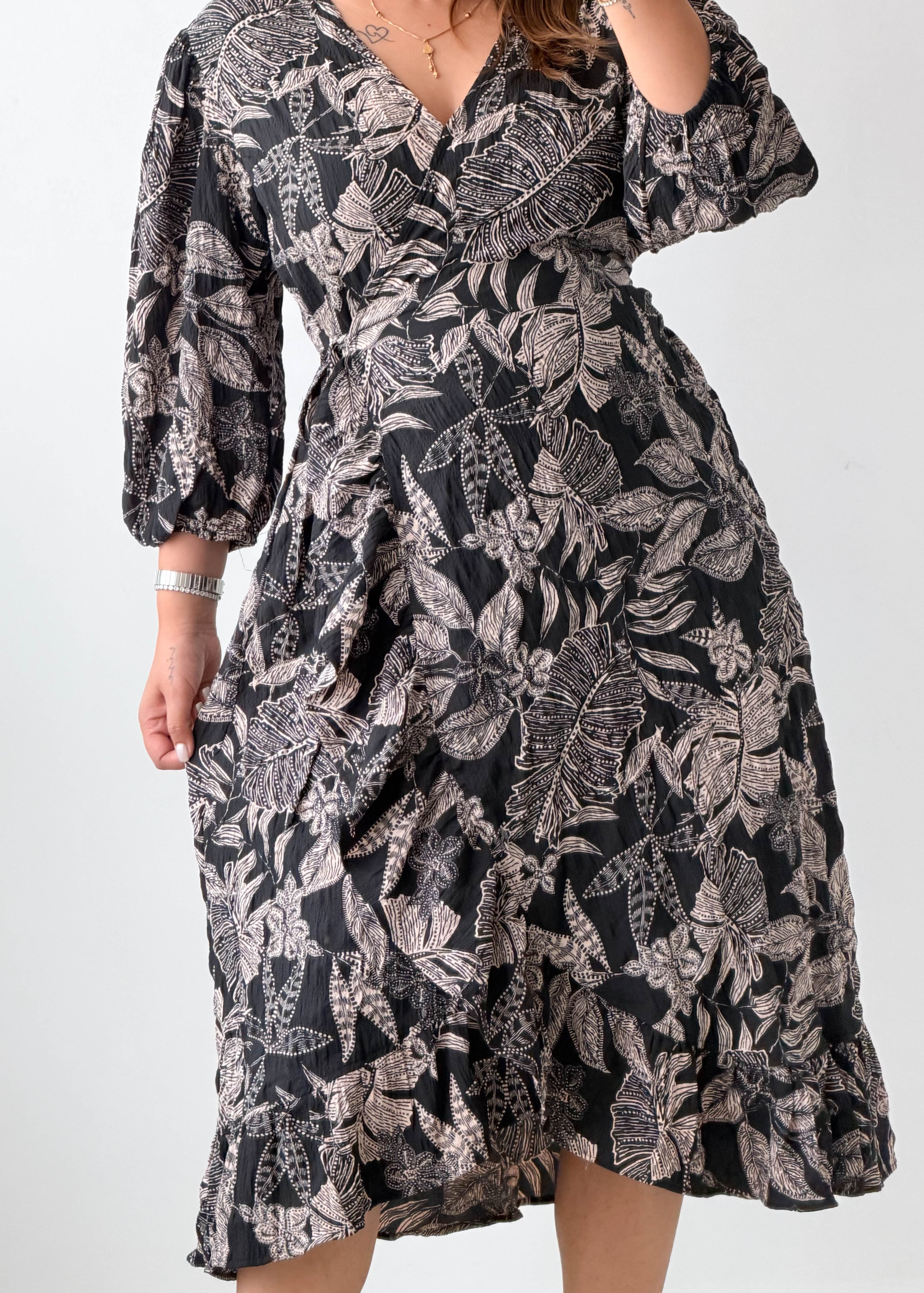 Size M-L Black Printed Midi Dress