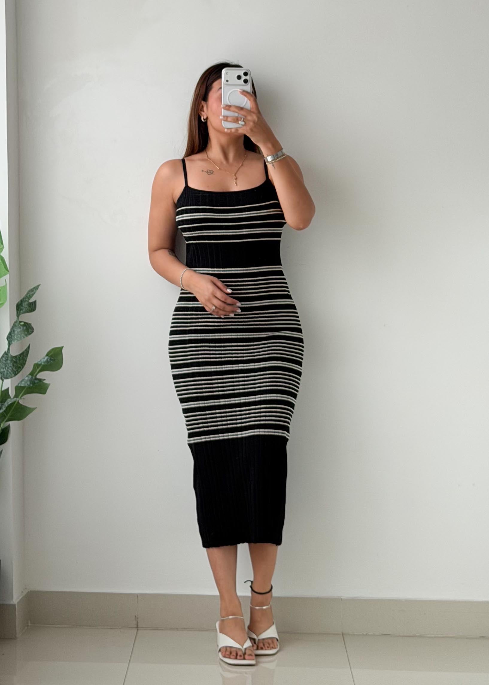 Size XS-S Black Striped Ribbed Knit Midi Dress