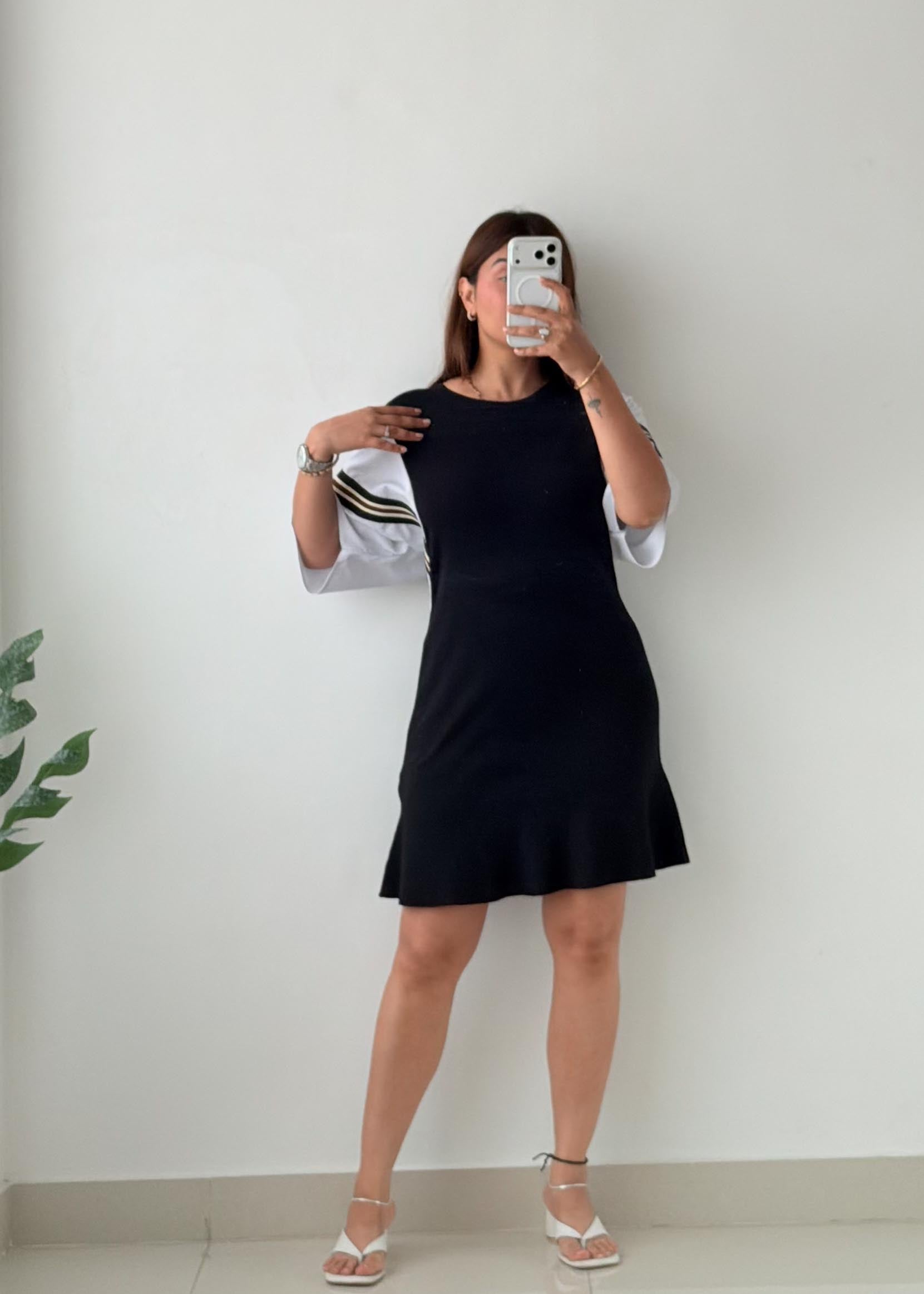 Size M-L Black Bell Sleeve Knit Mini Dress
