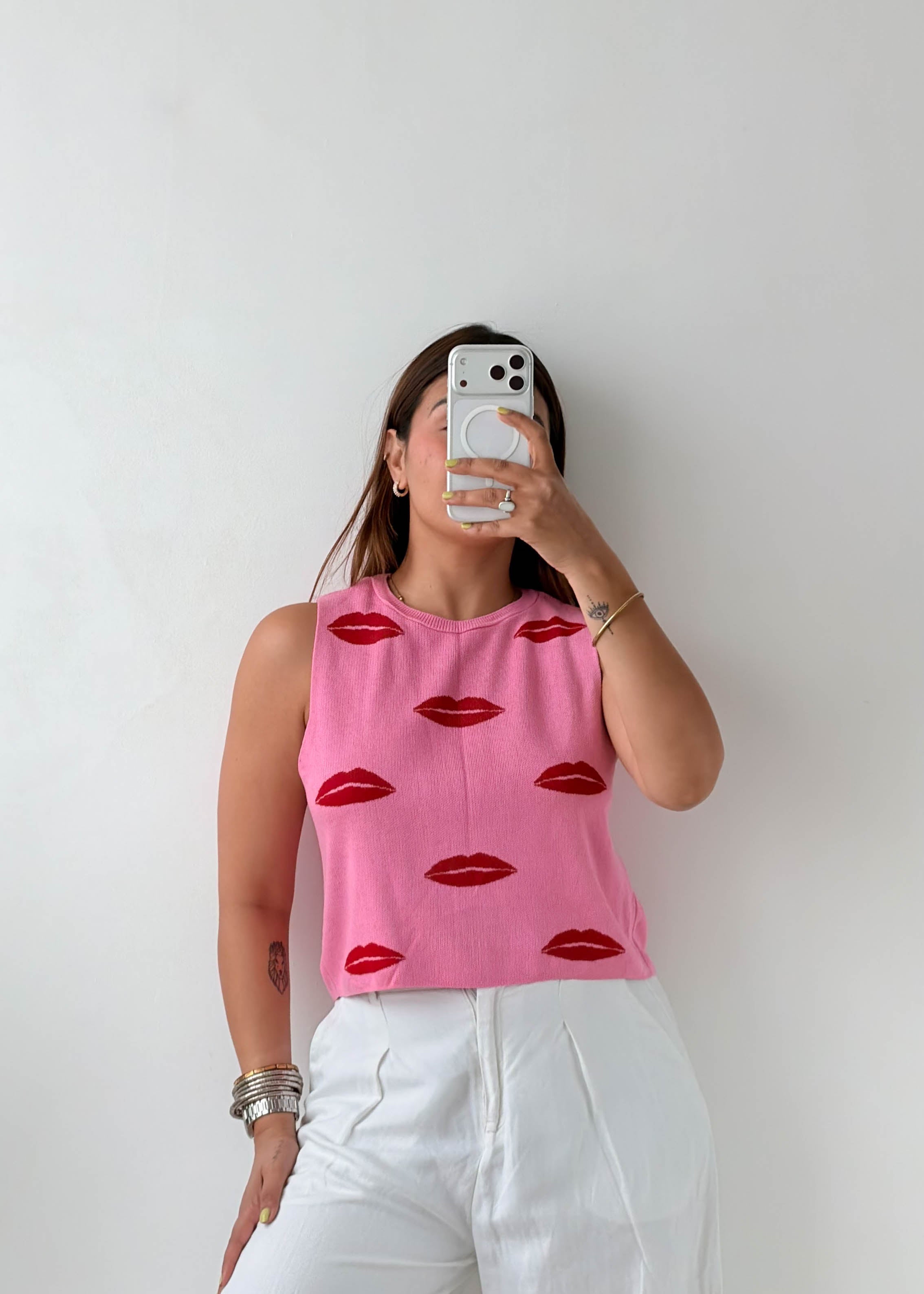 Size M Pink Lip Print Tank Top