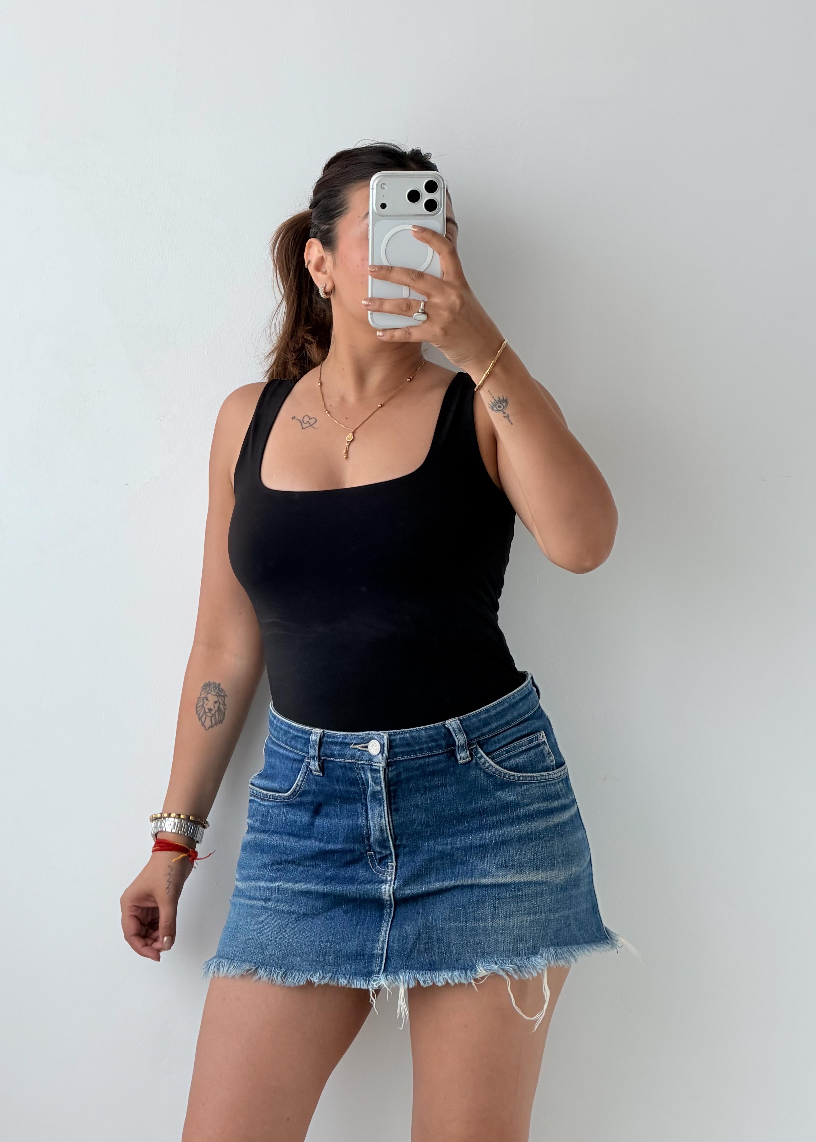 Size S-M / 2XL Black Square Neck Bodysuit