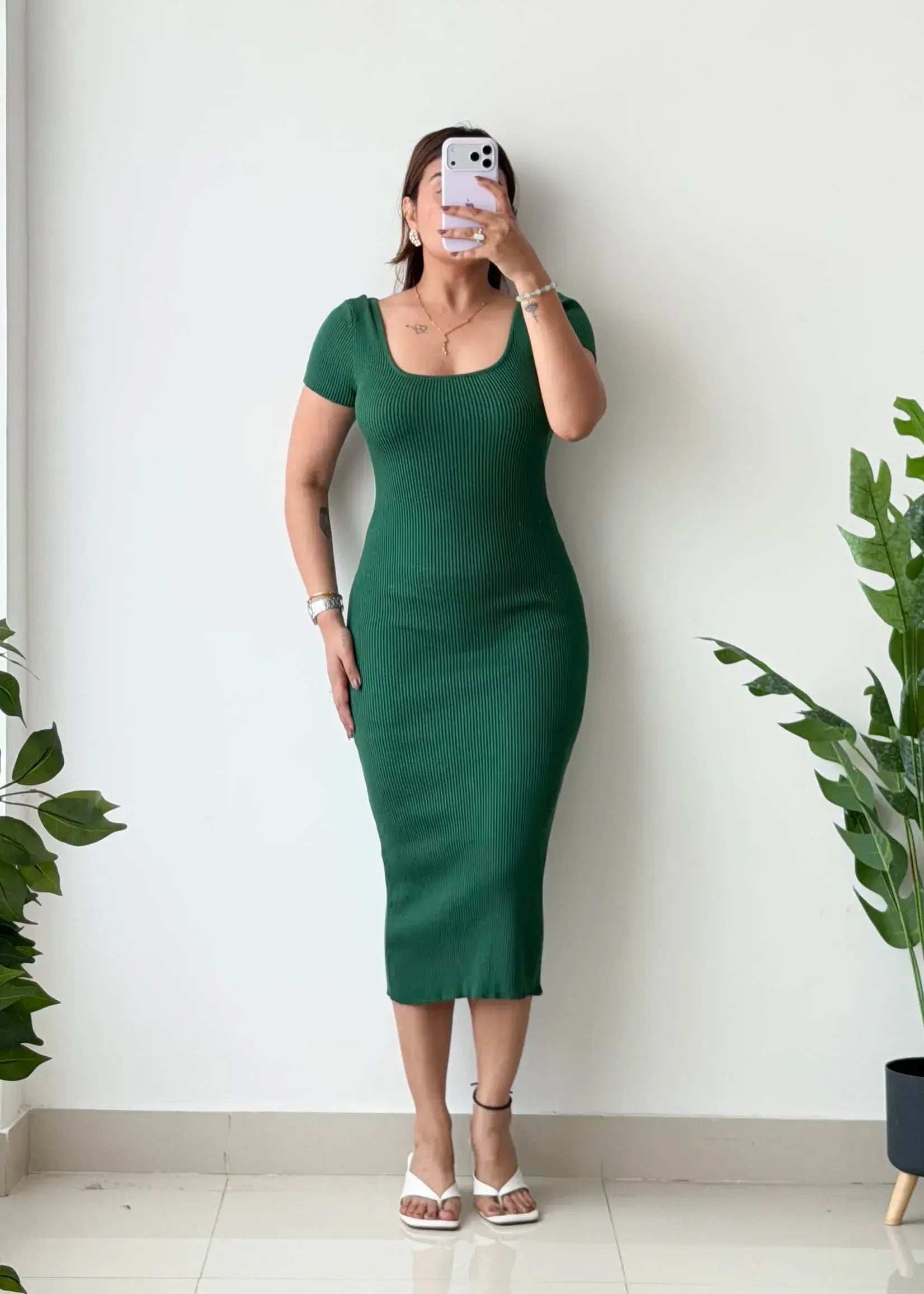 Size S-M, Green Short Sleeve Ribbed Midi Dress - Closet by Payal