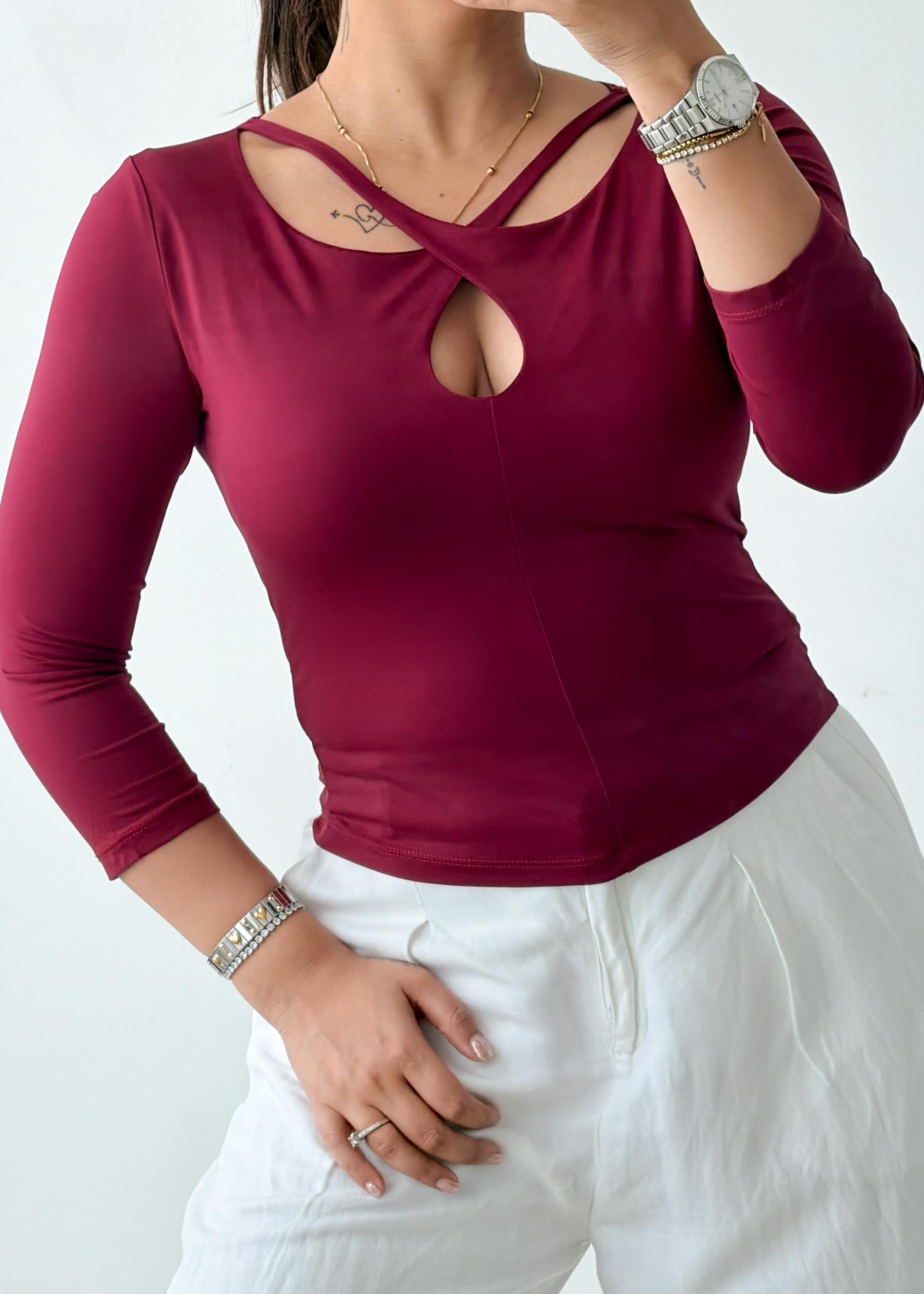 Size S-M Wine Cutout Long Sleeve Top