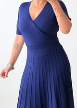 Size M-L Navy Pleated Wrap Knit Midi Dress