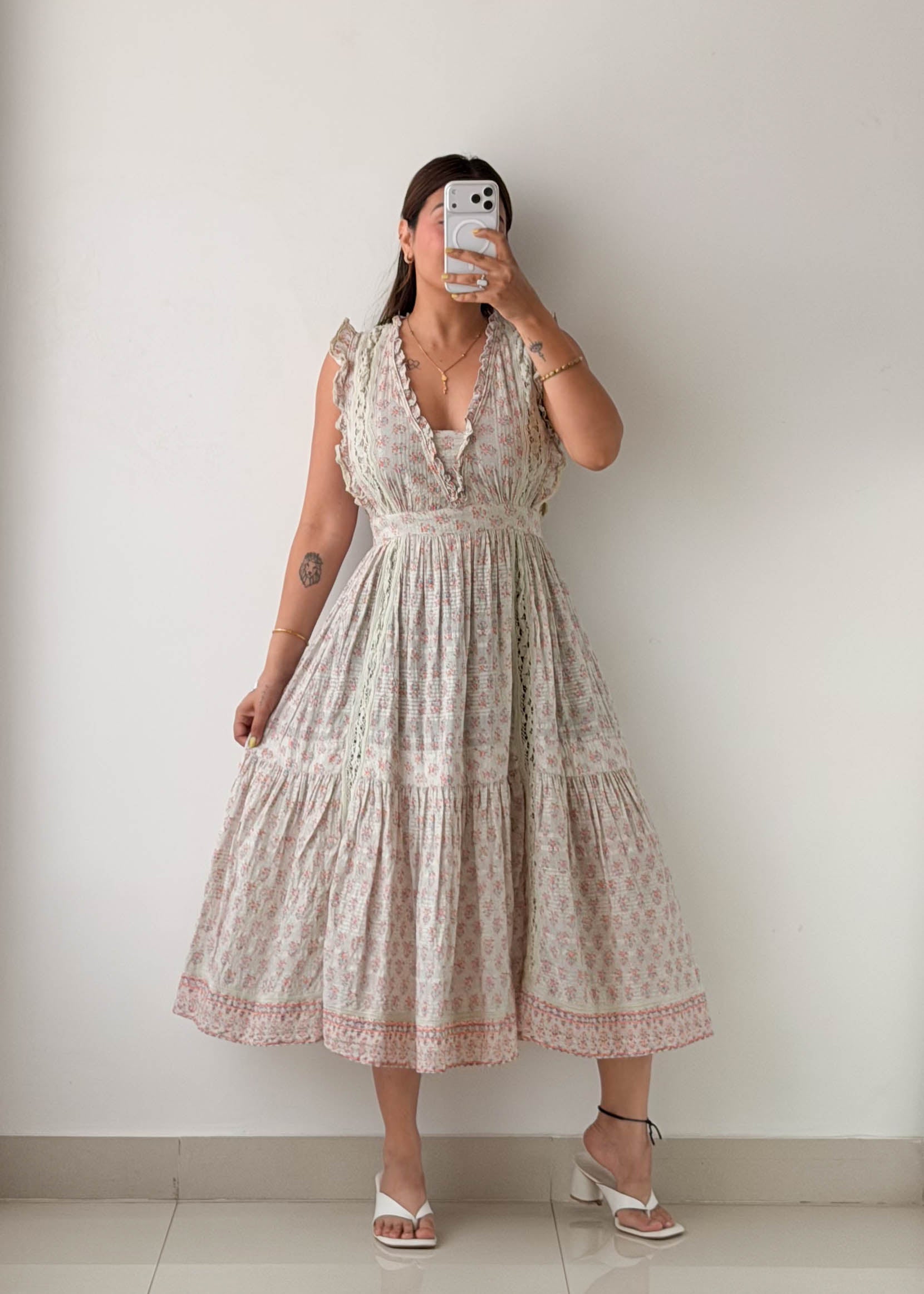 Size S-M White Floral Tiered Midi Dress