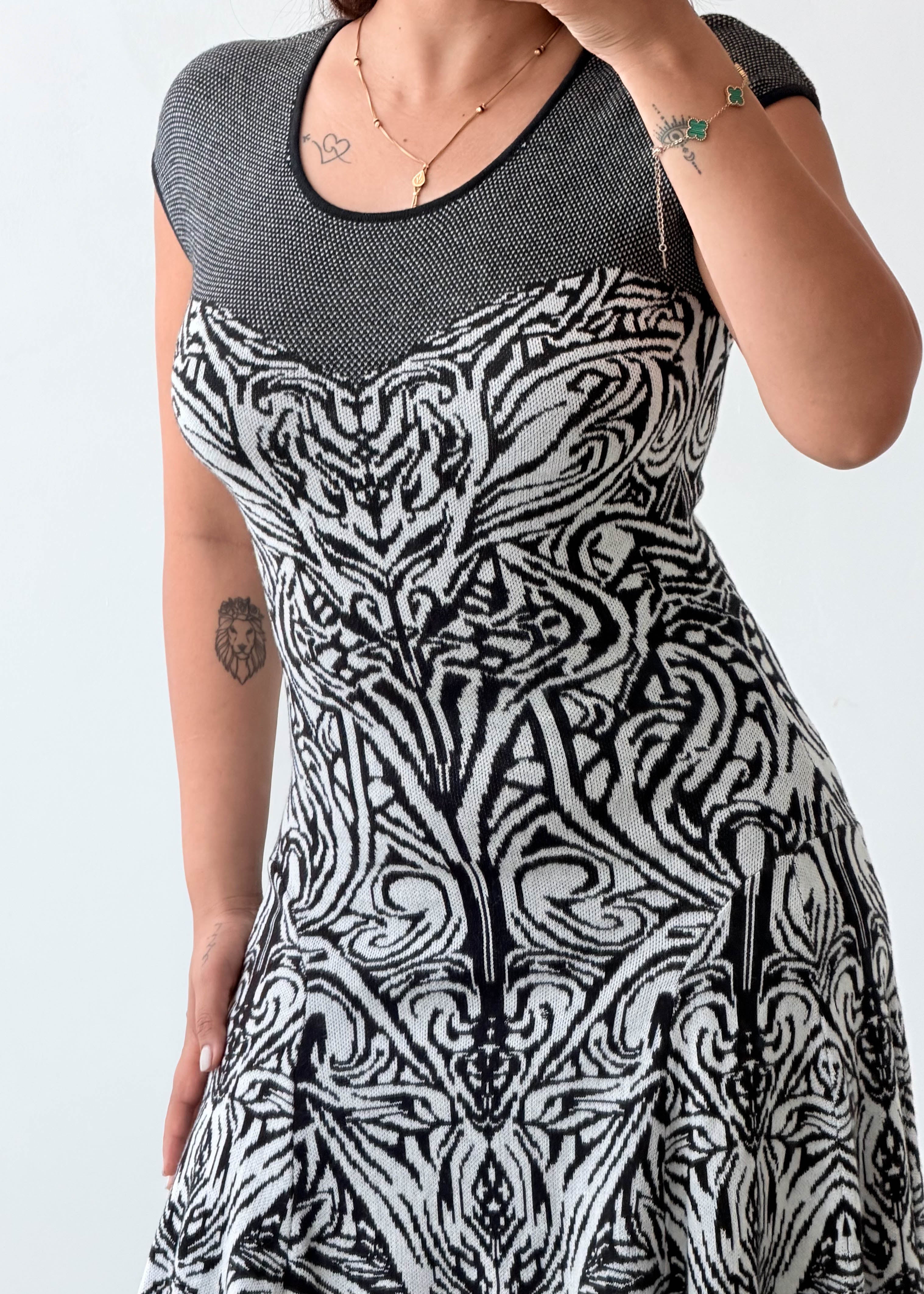Size S-M Abstract Print Fit & Flare Dress