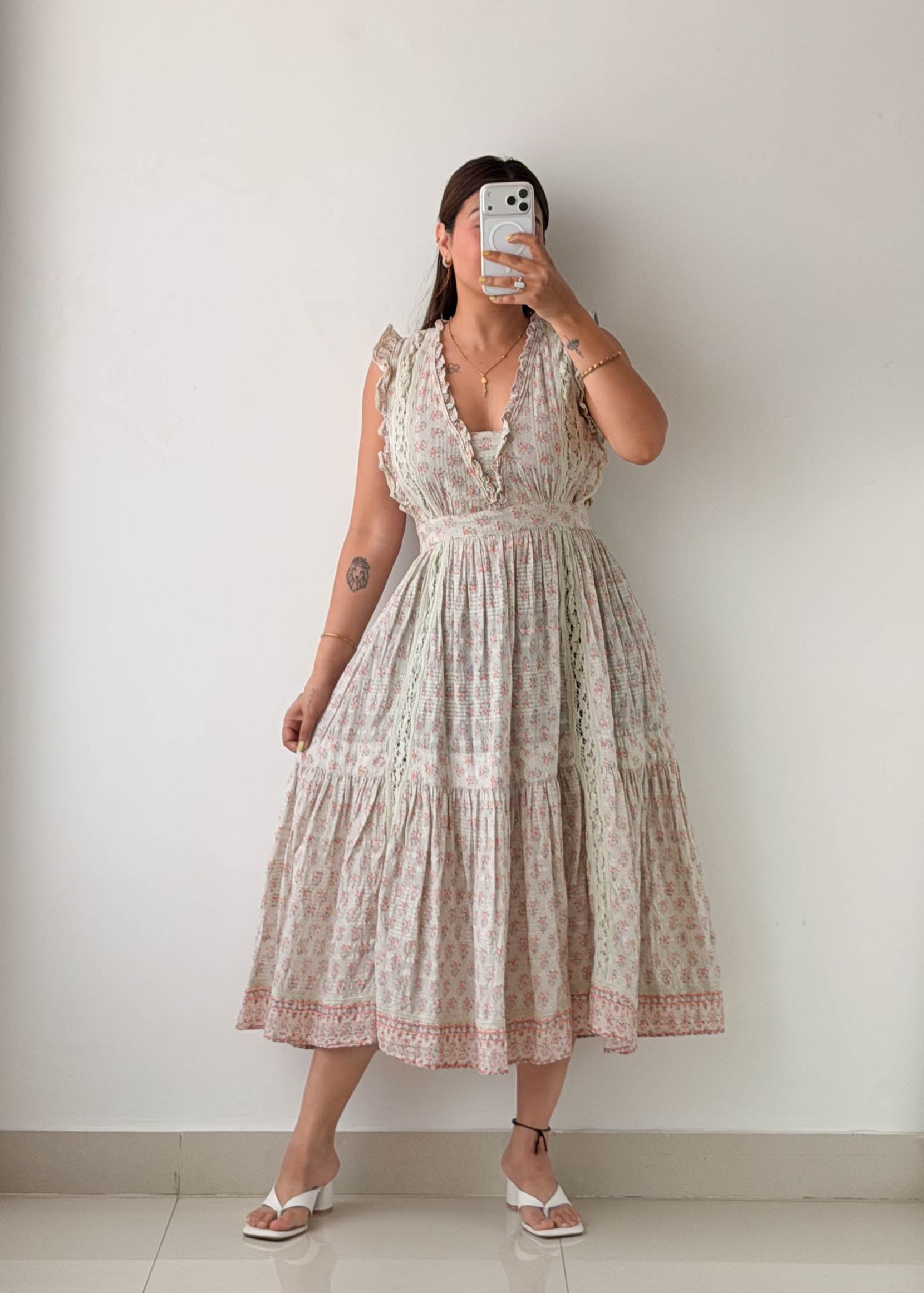Size S-M White Floral Tiered Midi Dress
