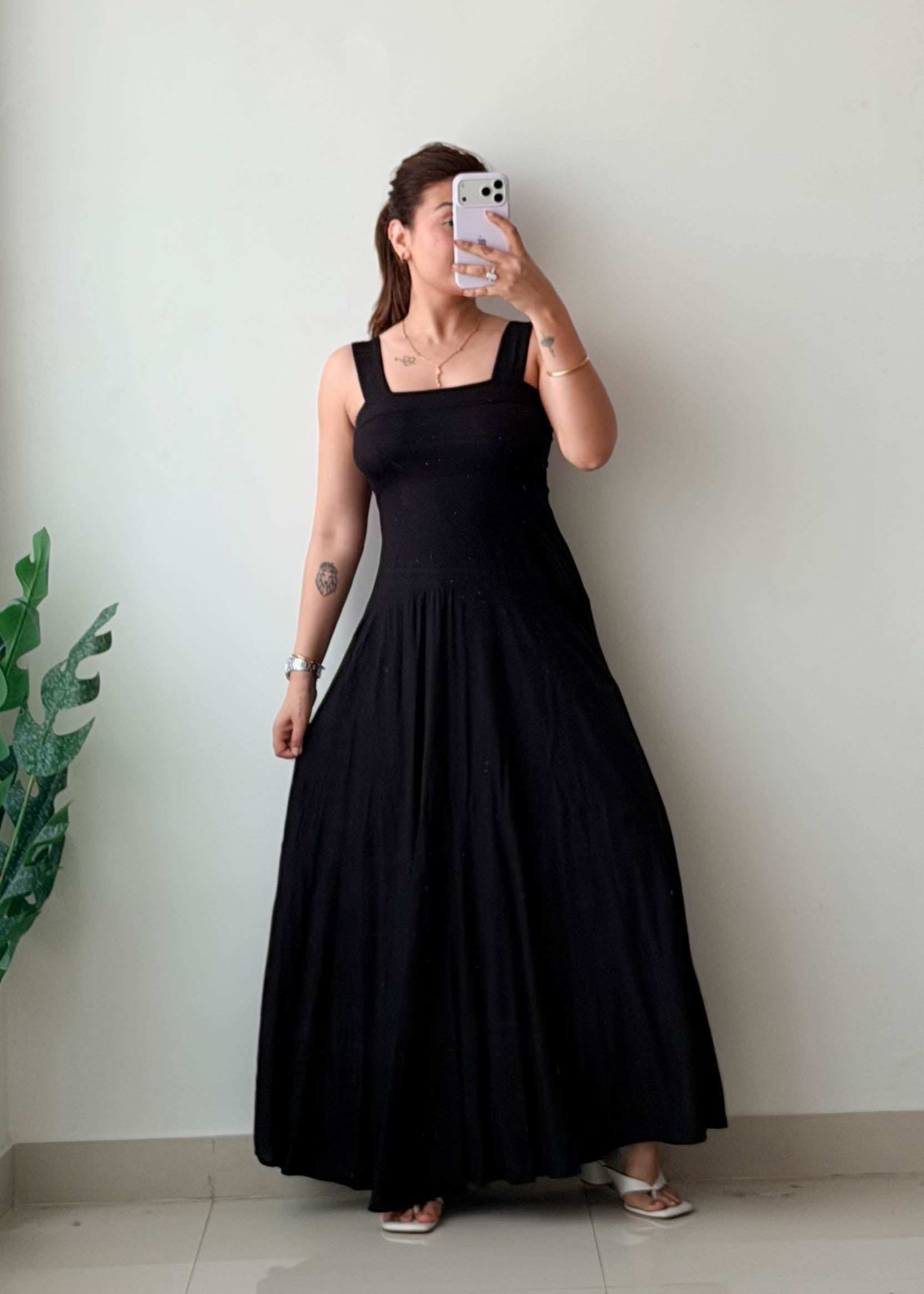 Size S-M Black Flowy Maxi Dress