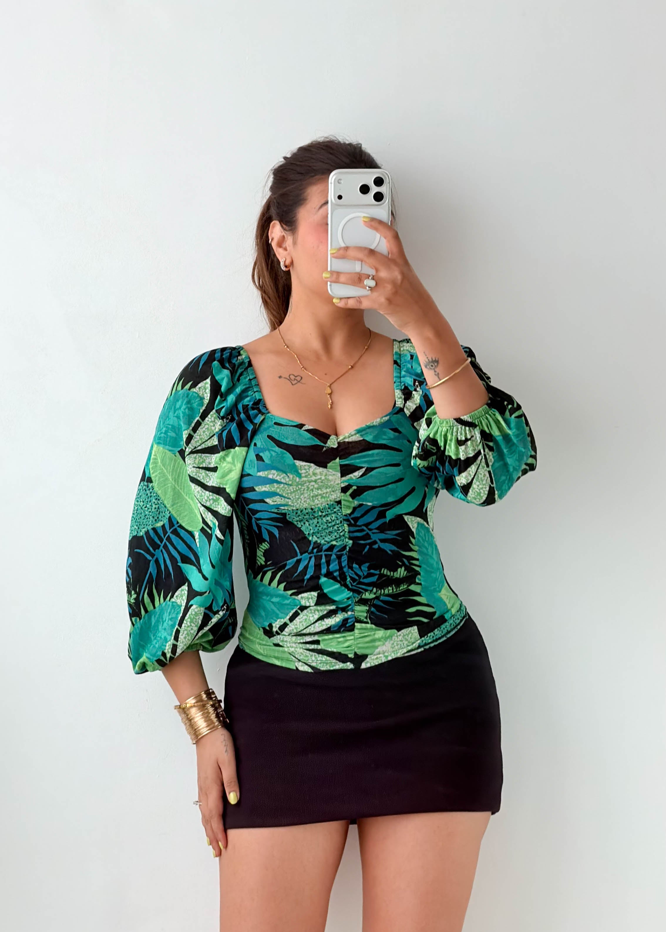 Size XS-S Green Tropical Puff Sleeve Top