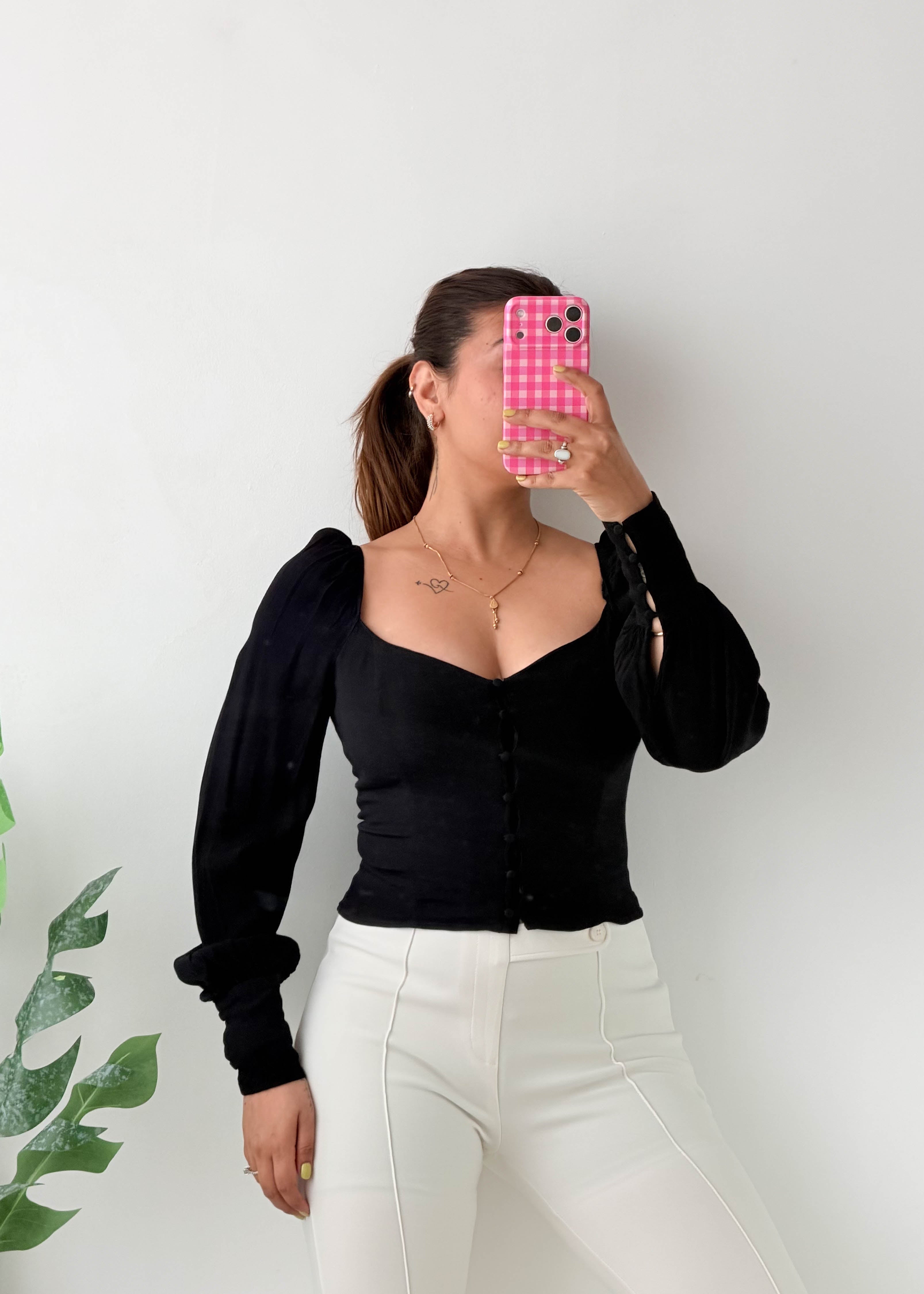 Size S-M Black Sweetheart Neck Puff Sleeve Top
