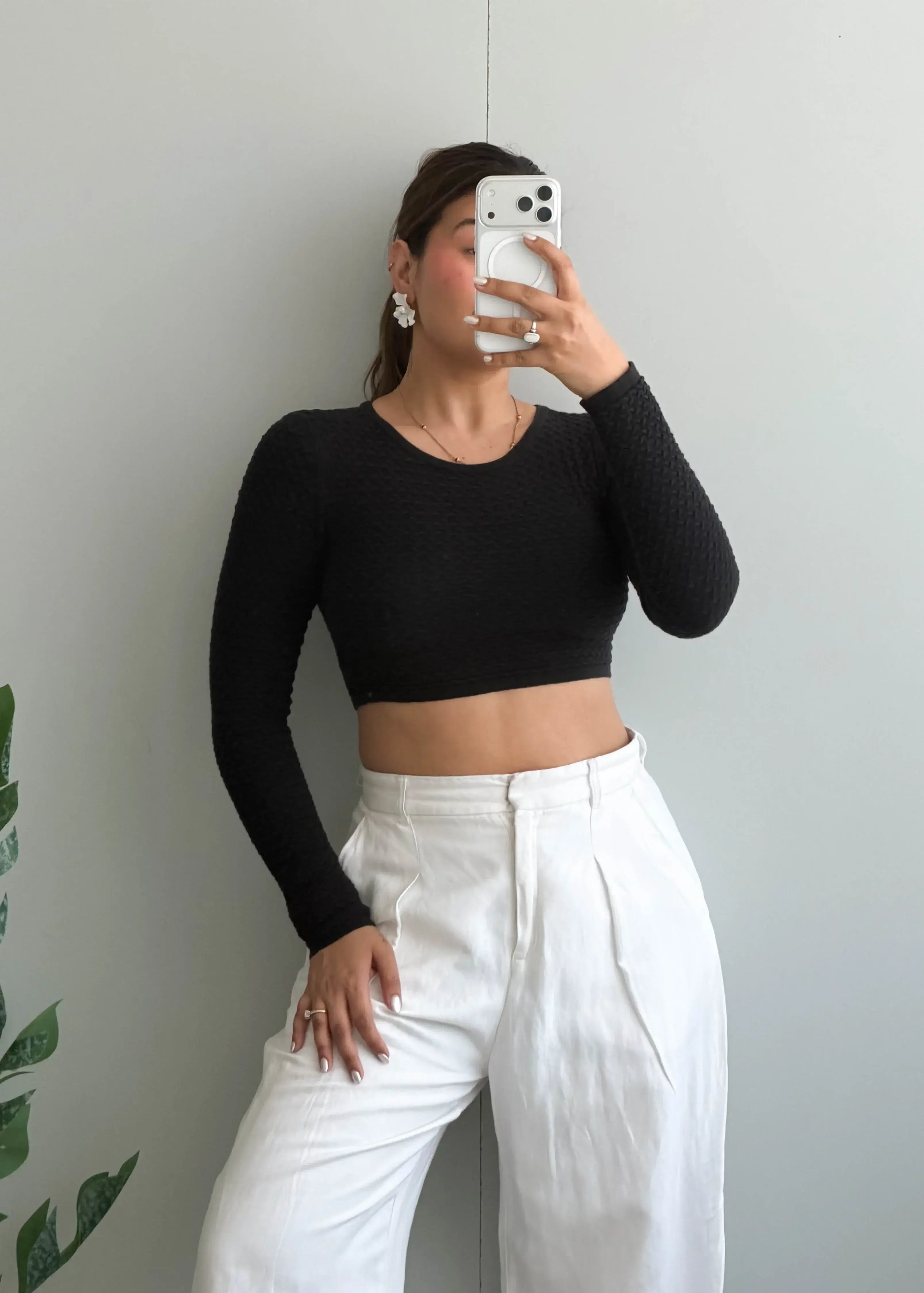 Size XS-S, Black Long Sleeve Crop Top - Closet by Payal