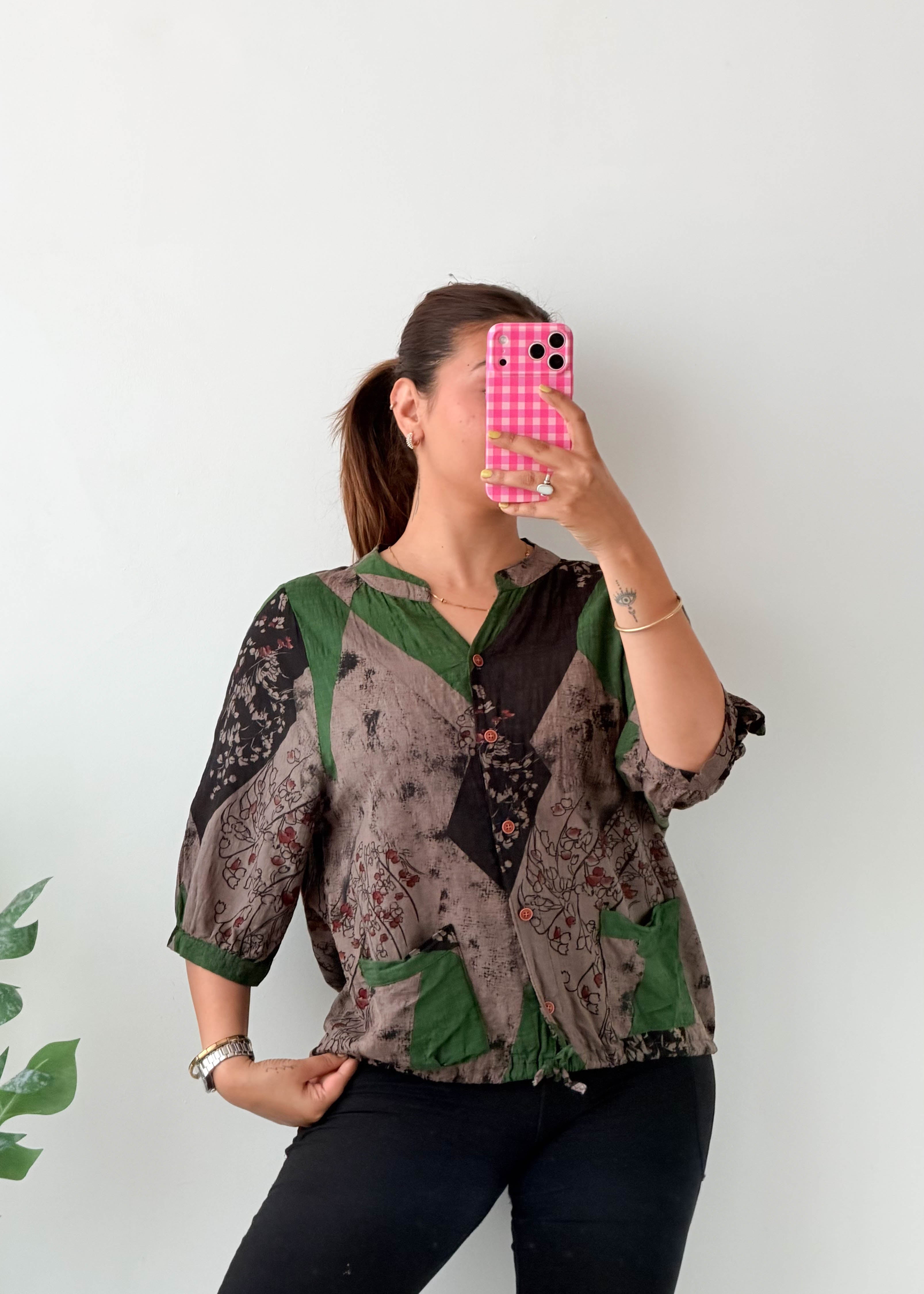 Size M-L Green Abstract Print Top