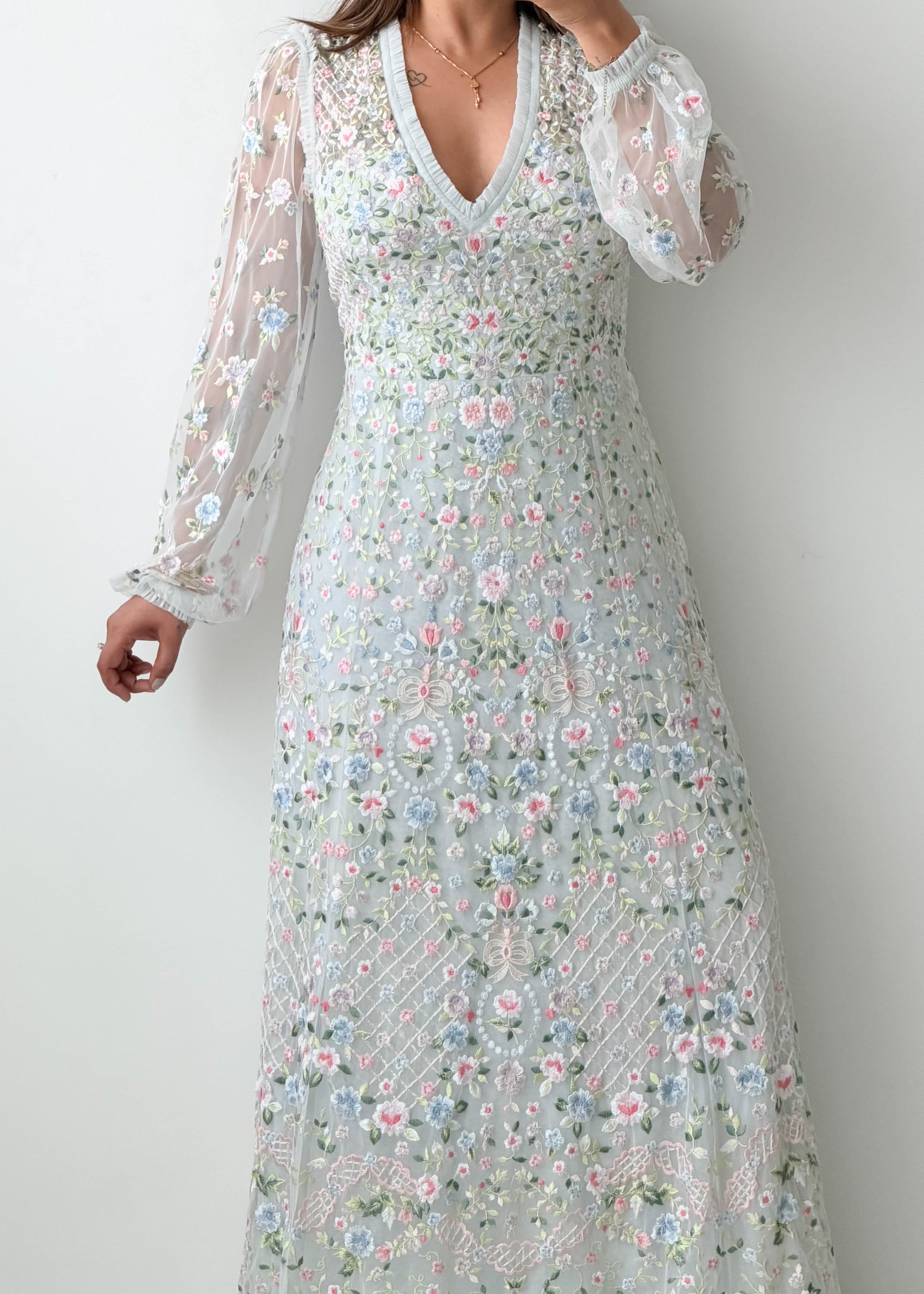 Size M-L White Embroidered Maxi Dress