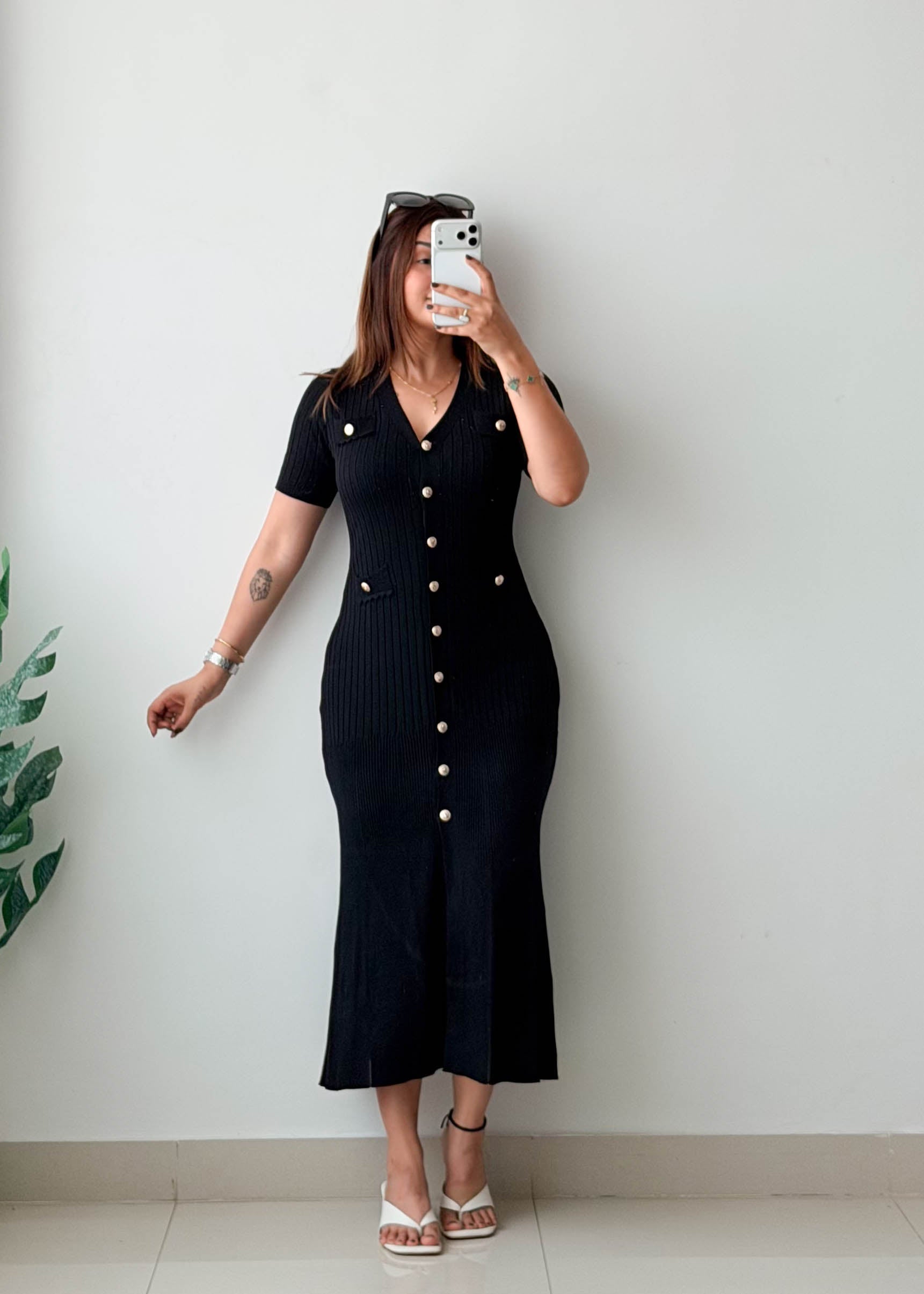 Size XS-S Black Gold Button Ribbed Midi Dress
