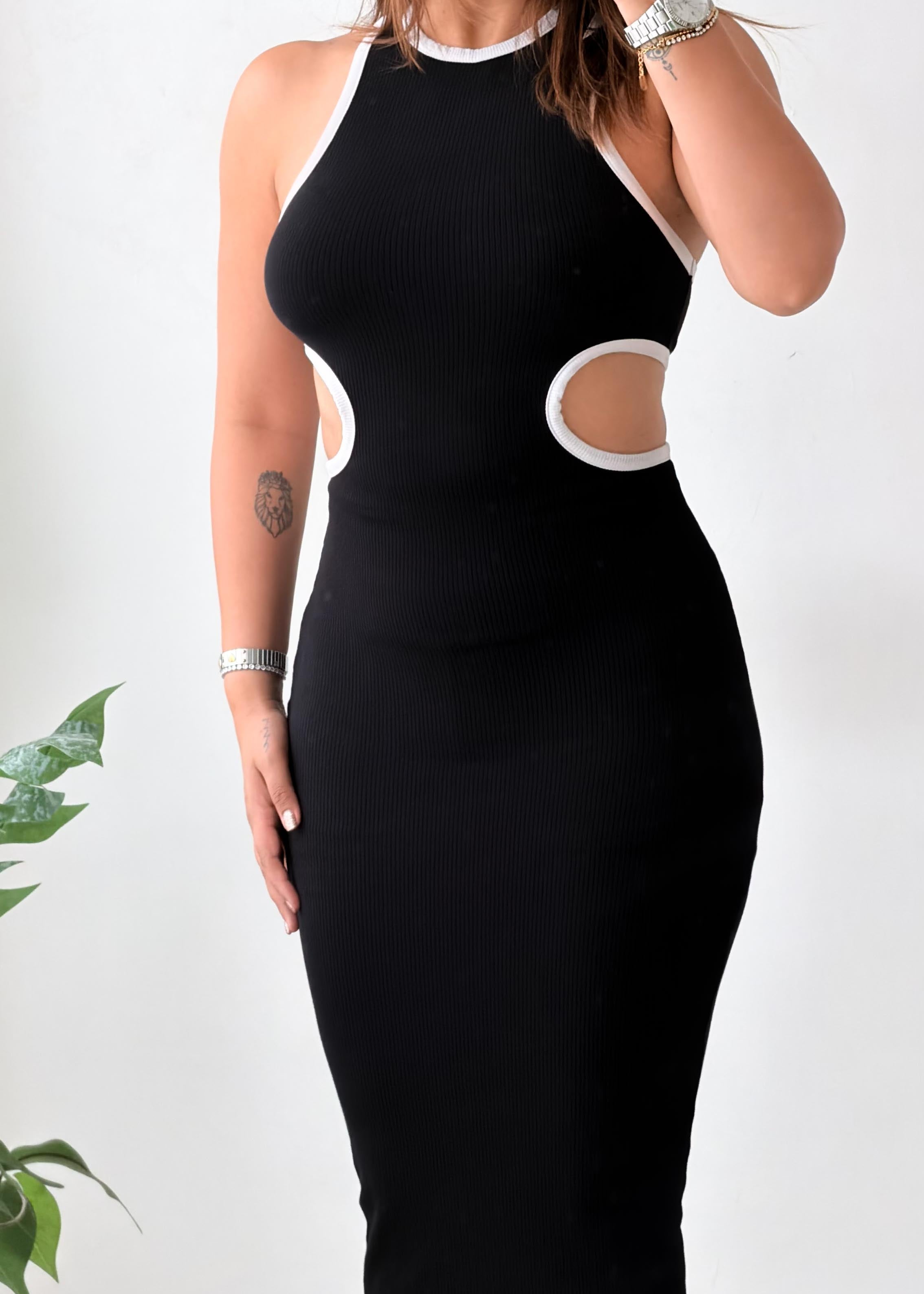 Size S-M Black Contrast Cut-Out Knit Midi Dress