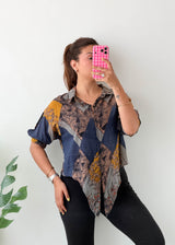 Size S-M Multicolor Abstract Tie-Front Shirt