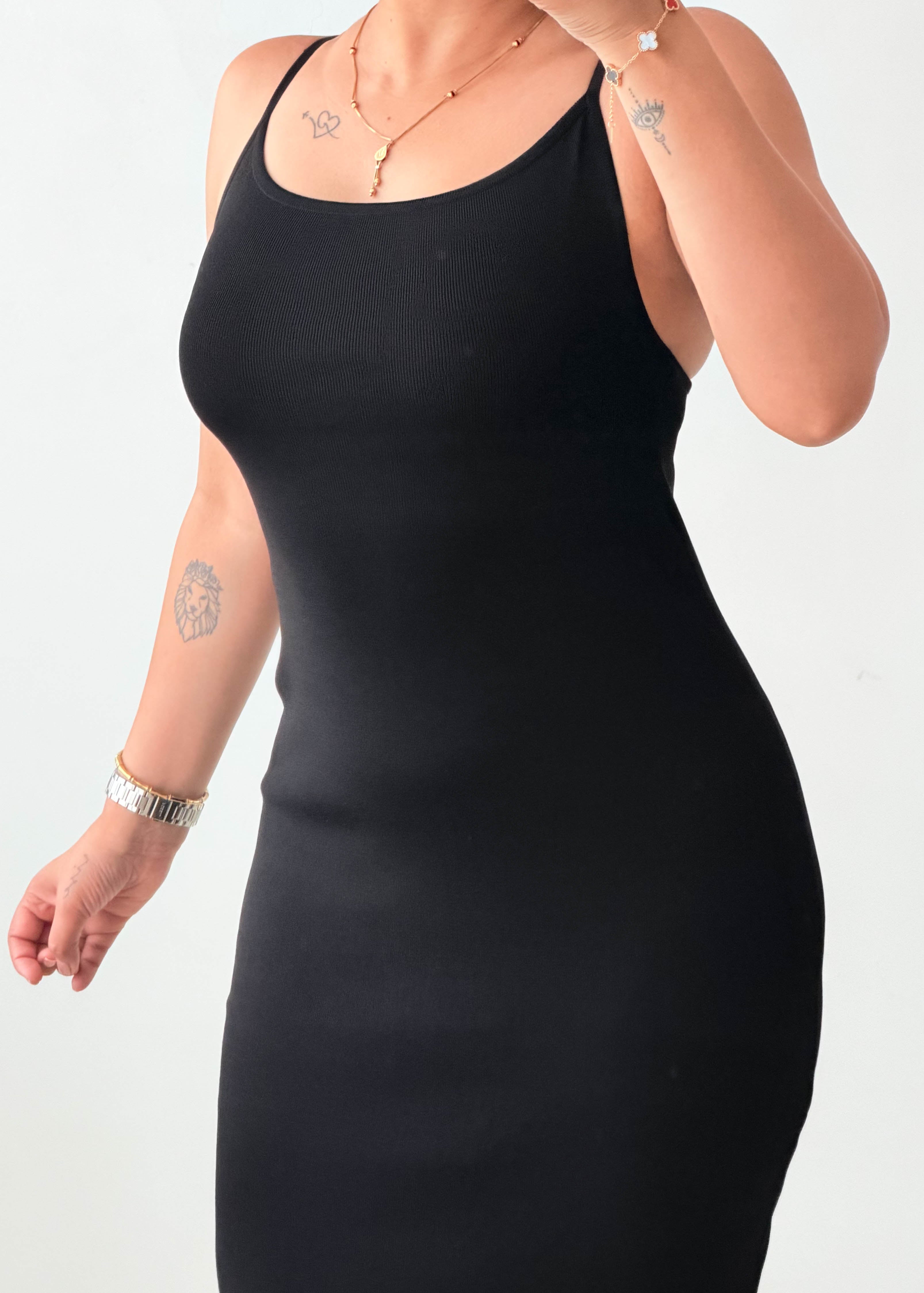 Size M-L Black Ribbed Bodycon Midi Dress
