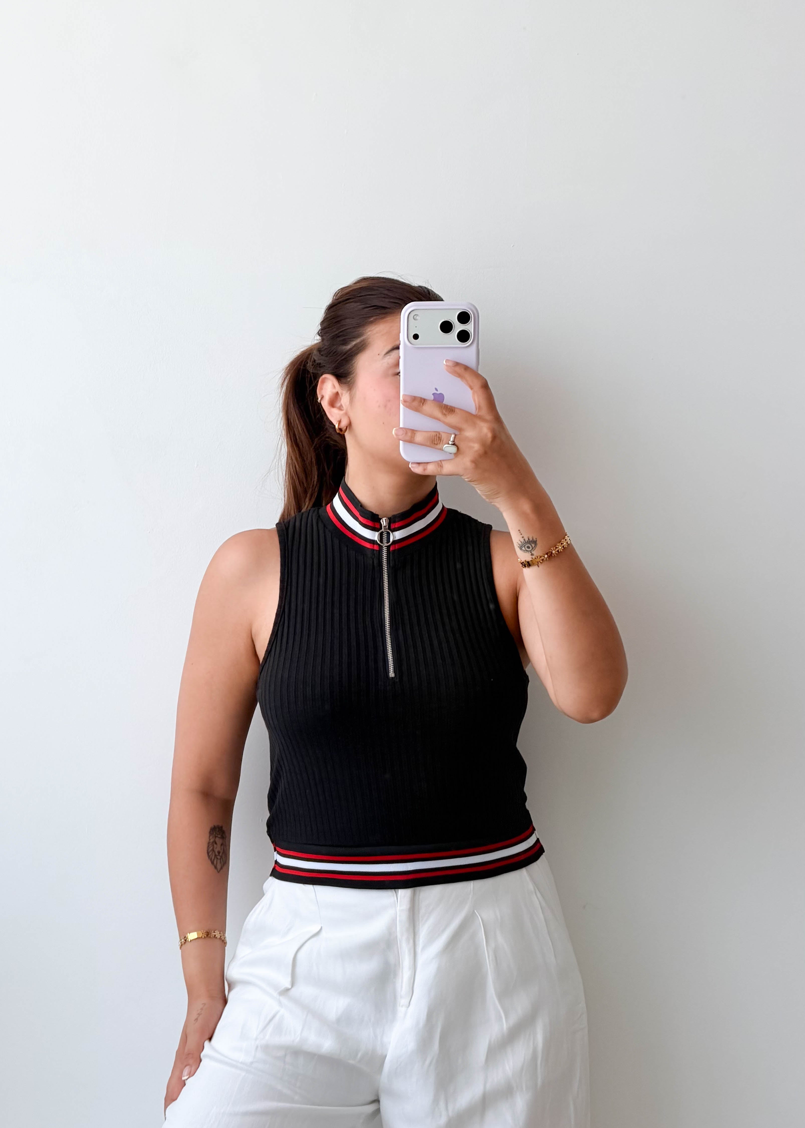 Size M-L Black Ribbed Zip Neck Crop Top