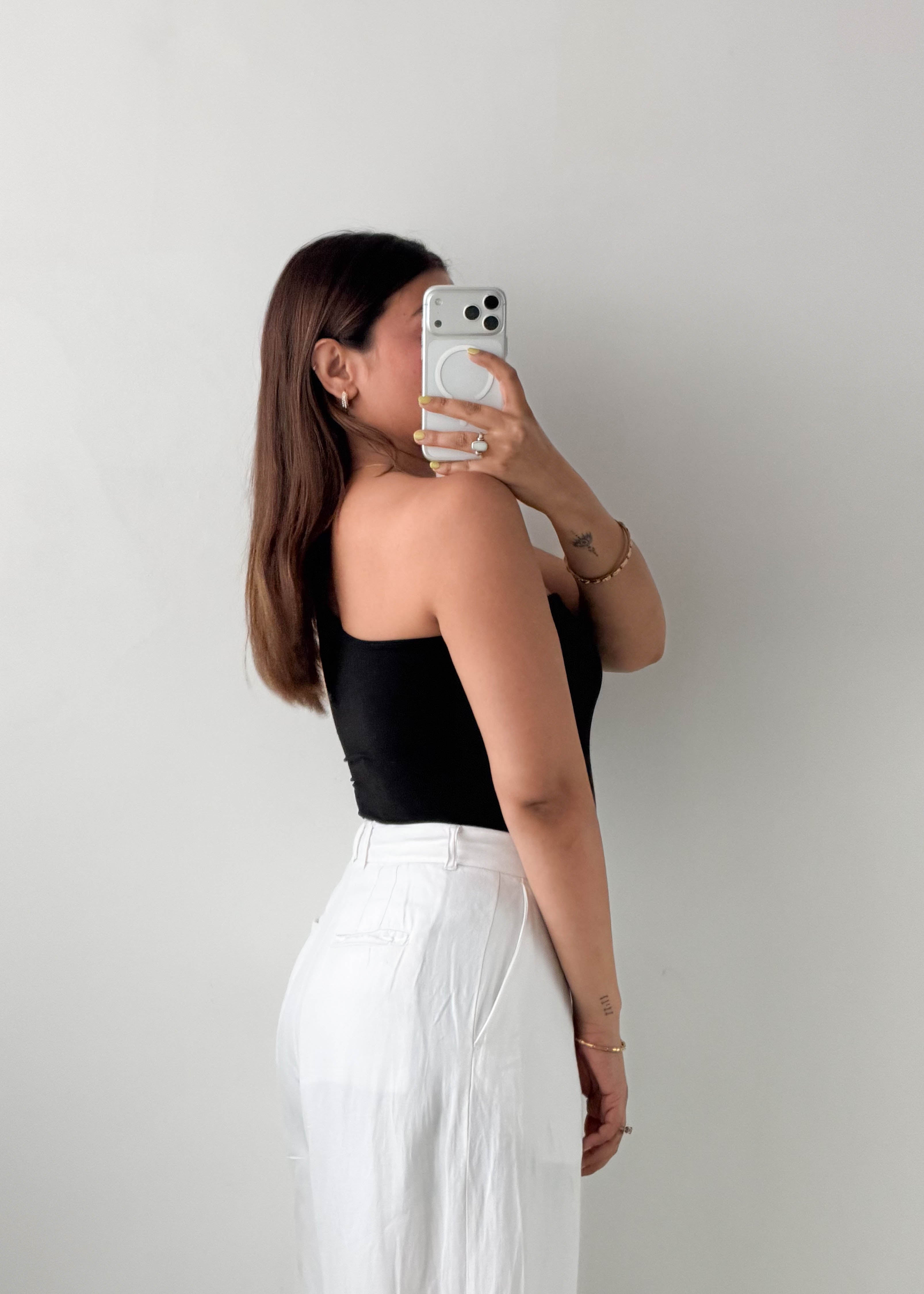 Size M Black One-Shoulder Bodysuit
