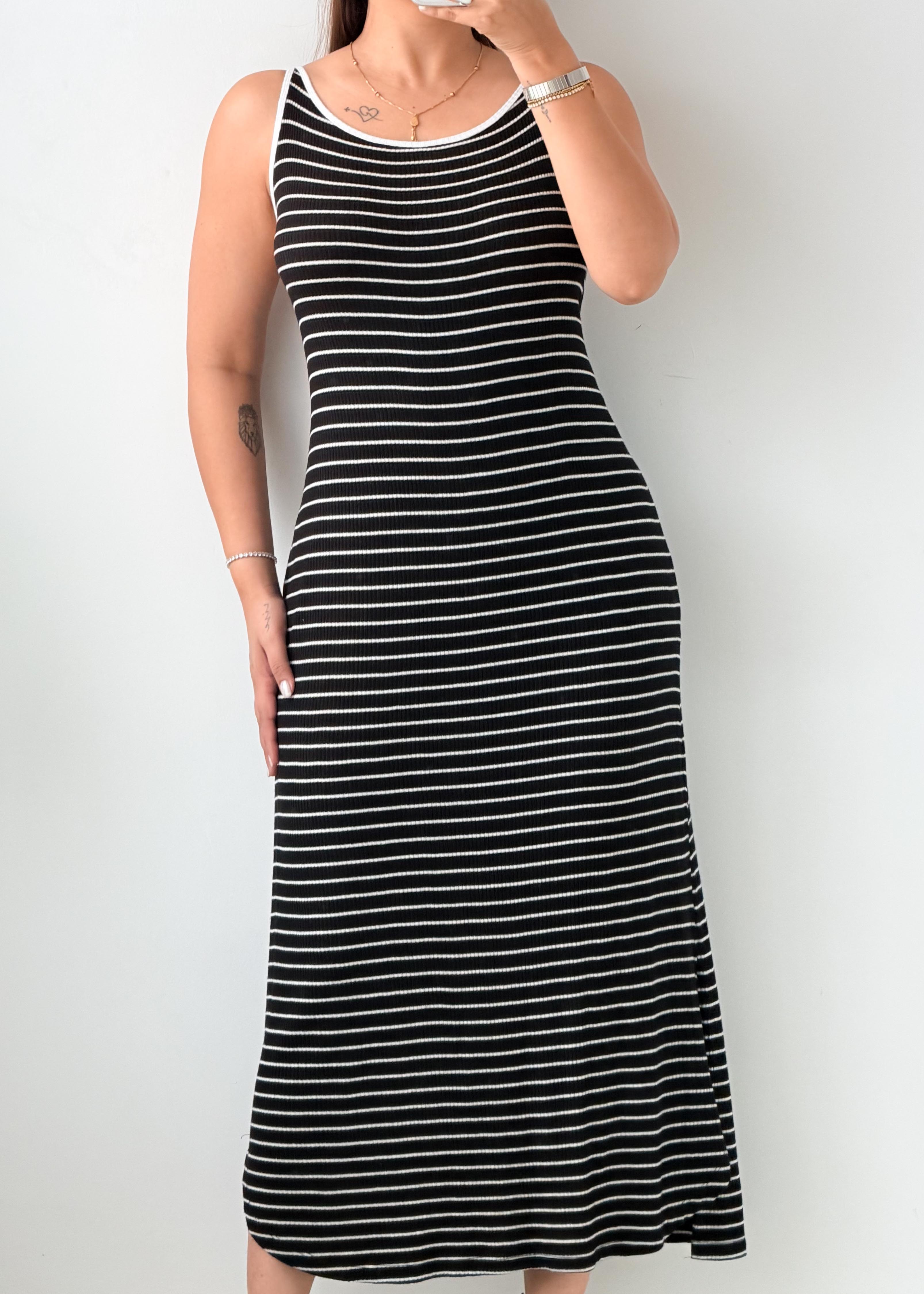 Size M-L Black & White Striped Knit Maxi Dress