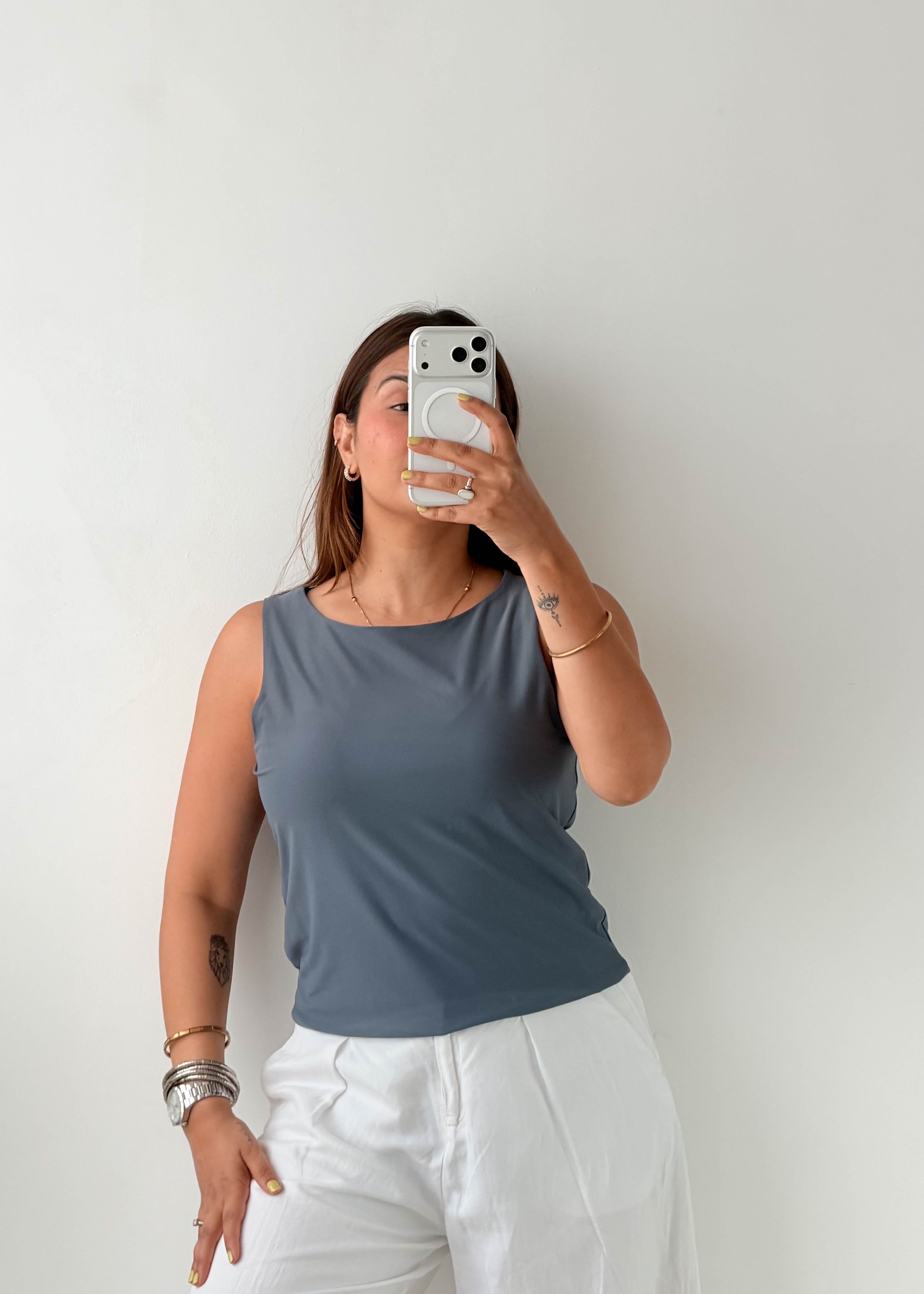 Size L-XL Grey Sleeveless Top