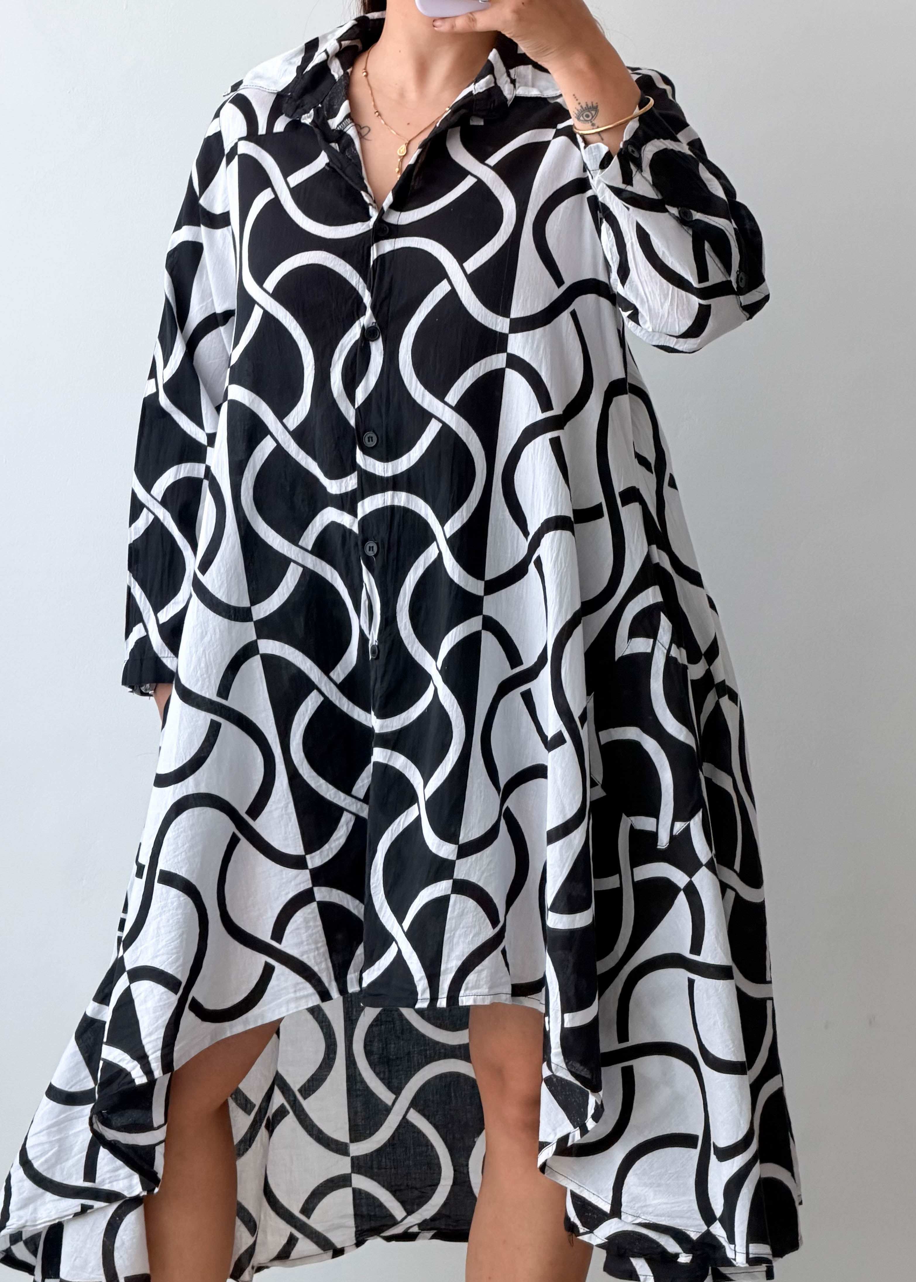 Size S-M Black White Abstract Shirt Dress