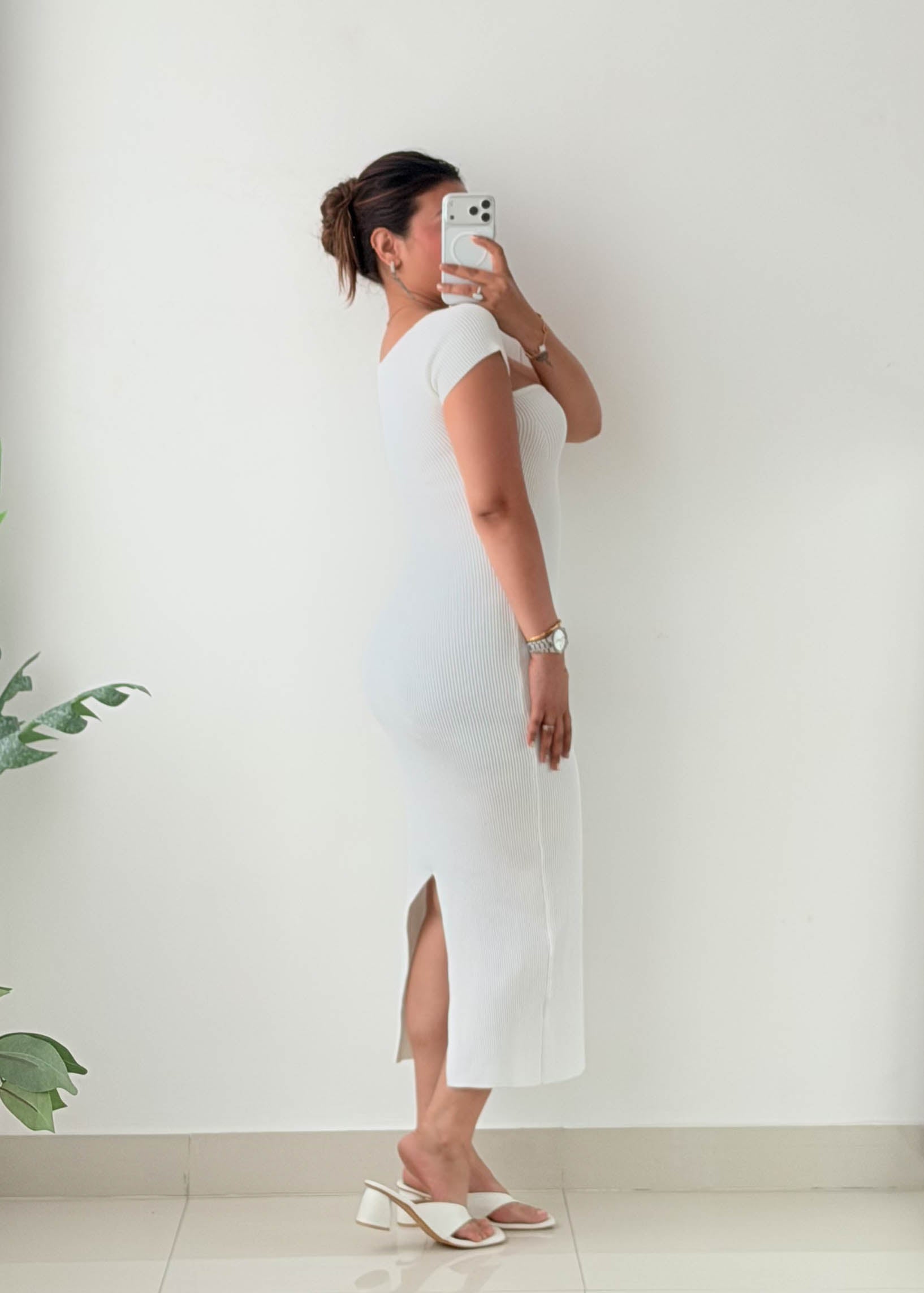 Size XS-S / M-L White Sweetheart Ribbed Knit Midi Dress
