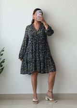 Size M-L Black Floral Flowy Mini Dress (V-Neck)