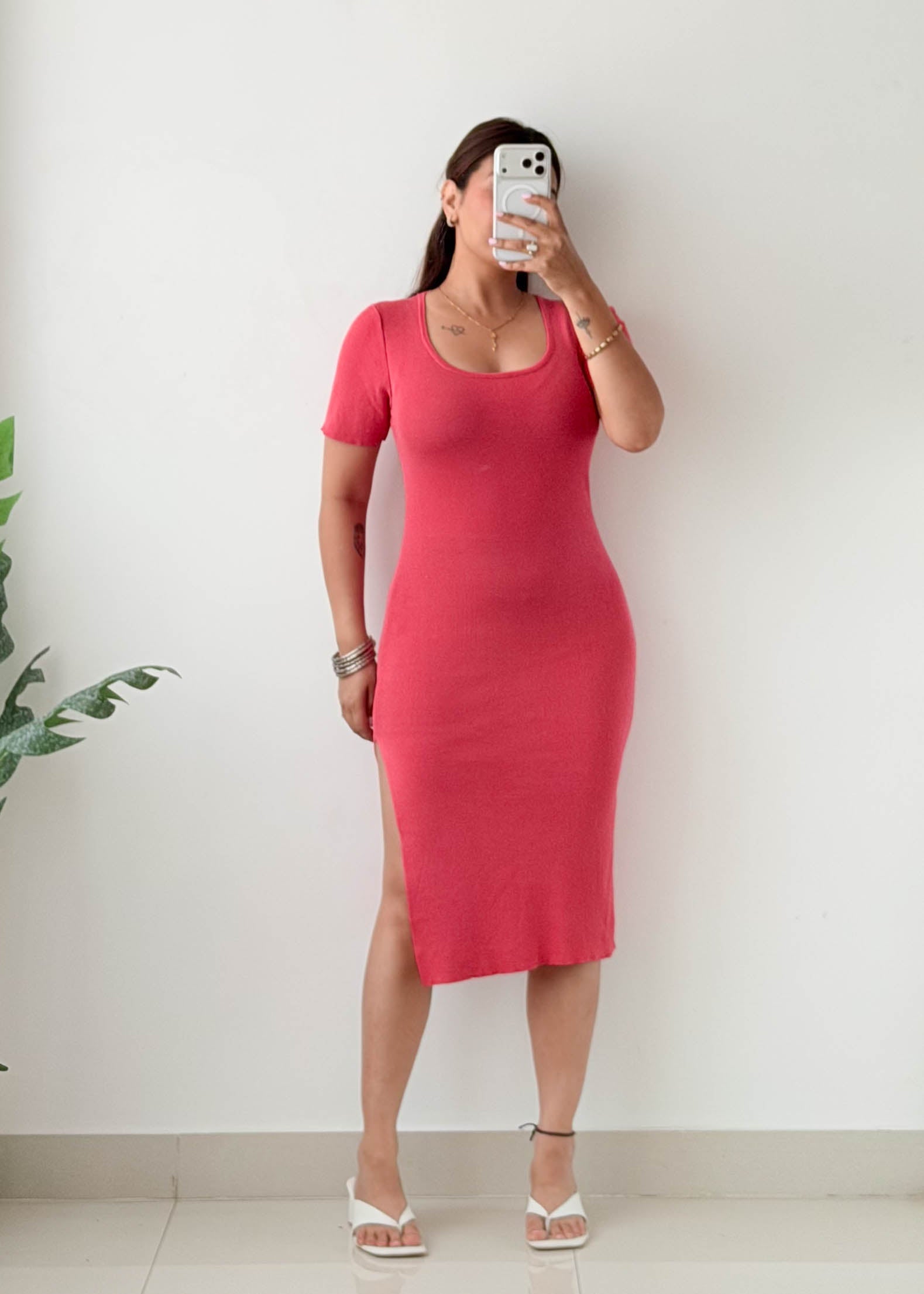 Size S-M Coral Scoop Neck Ribbed Midi Dress