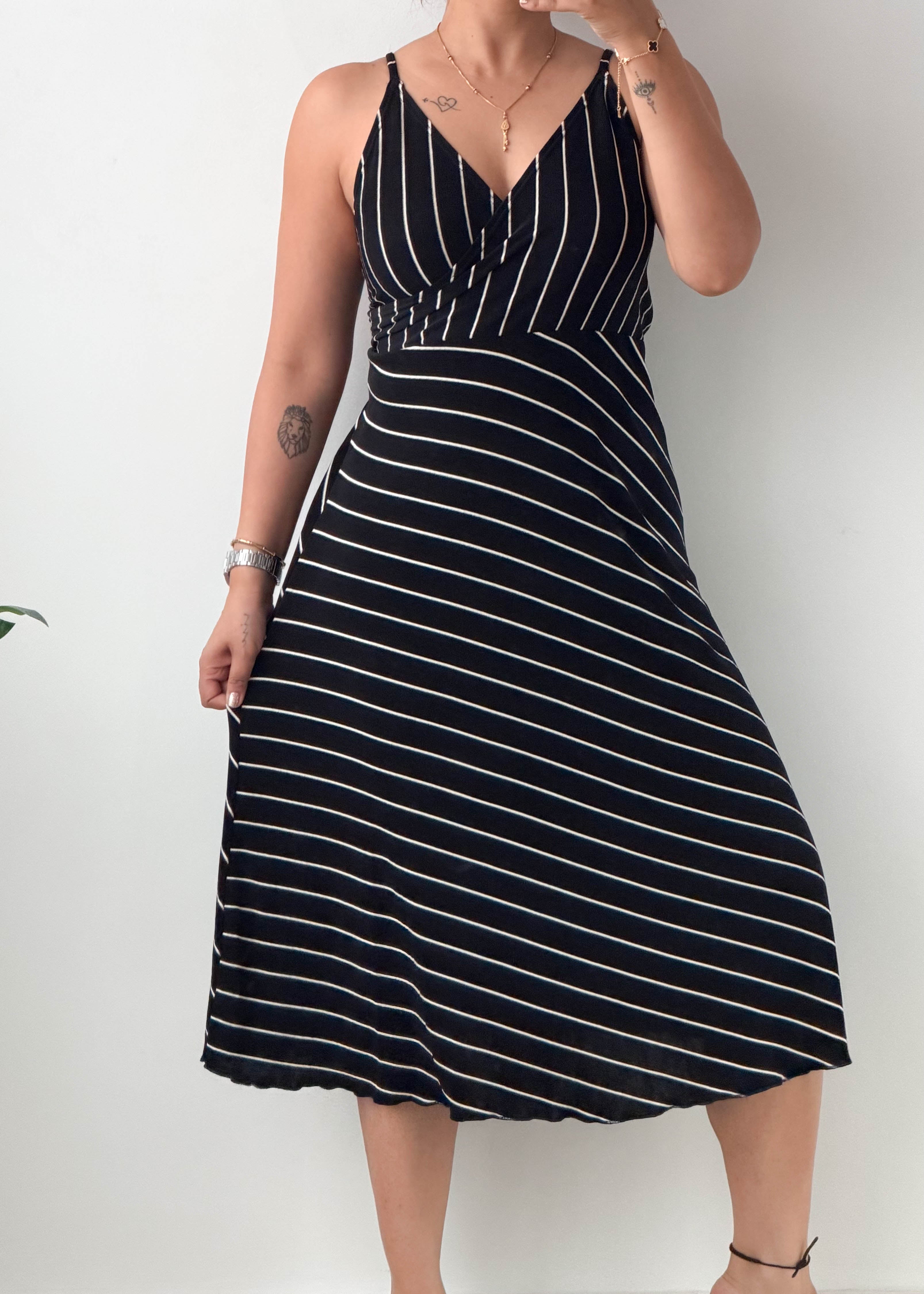 Size L-XL Black Striped Knit Wrap Midi Dress