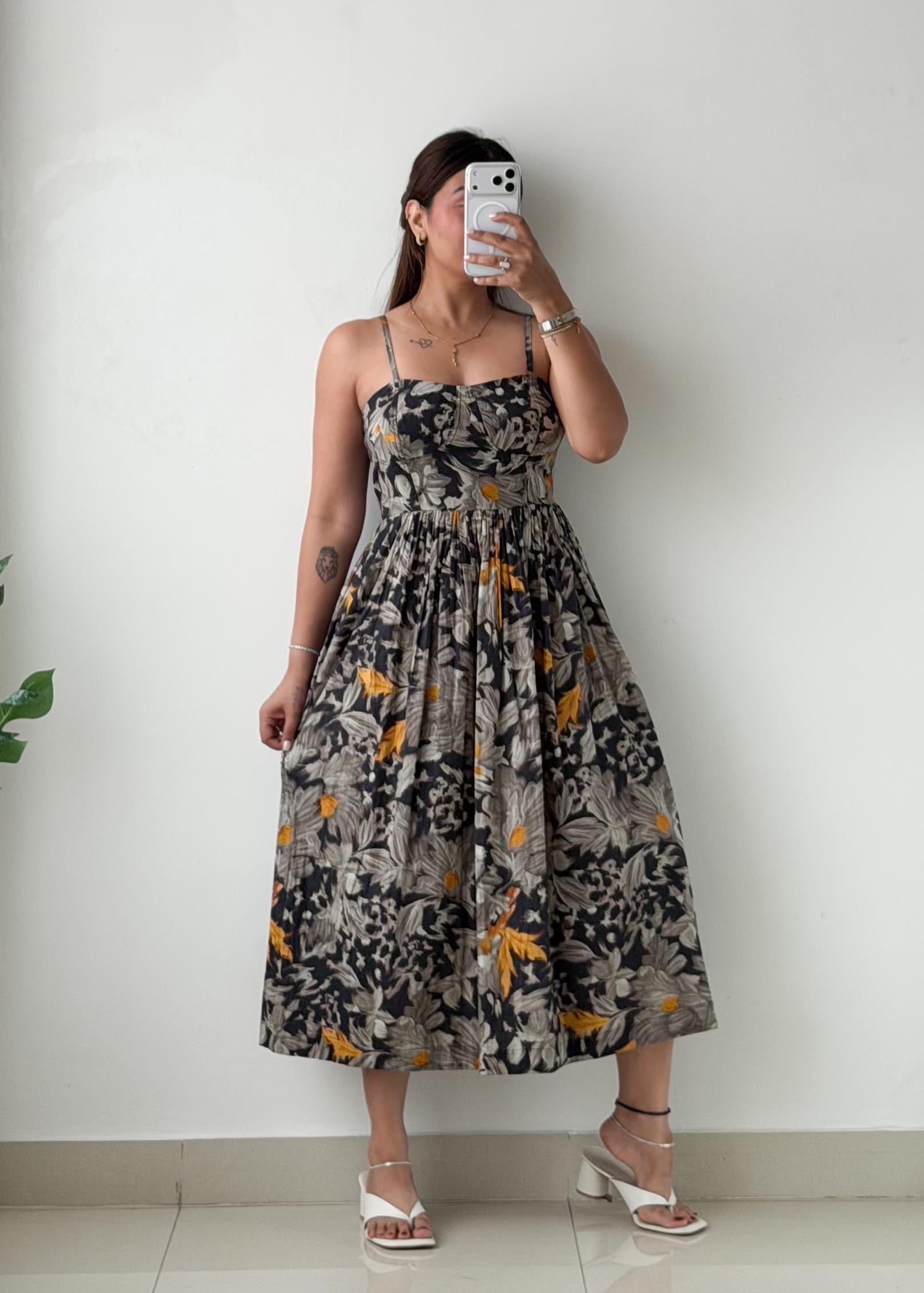 Size S-M Black Floral Print Midi Dress