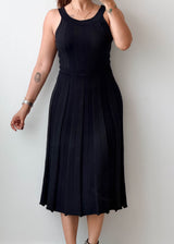 Size M-L Black Pleated Sleeveless Midi Dress