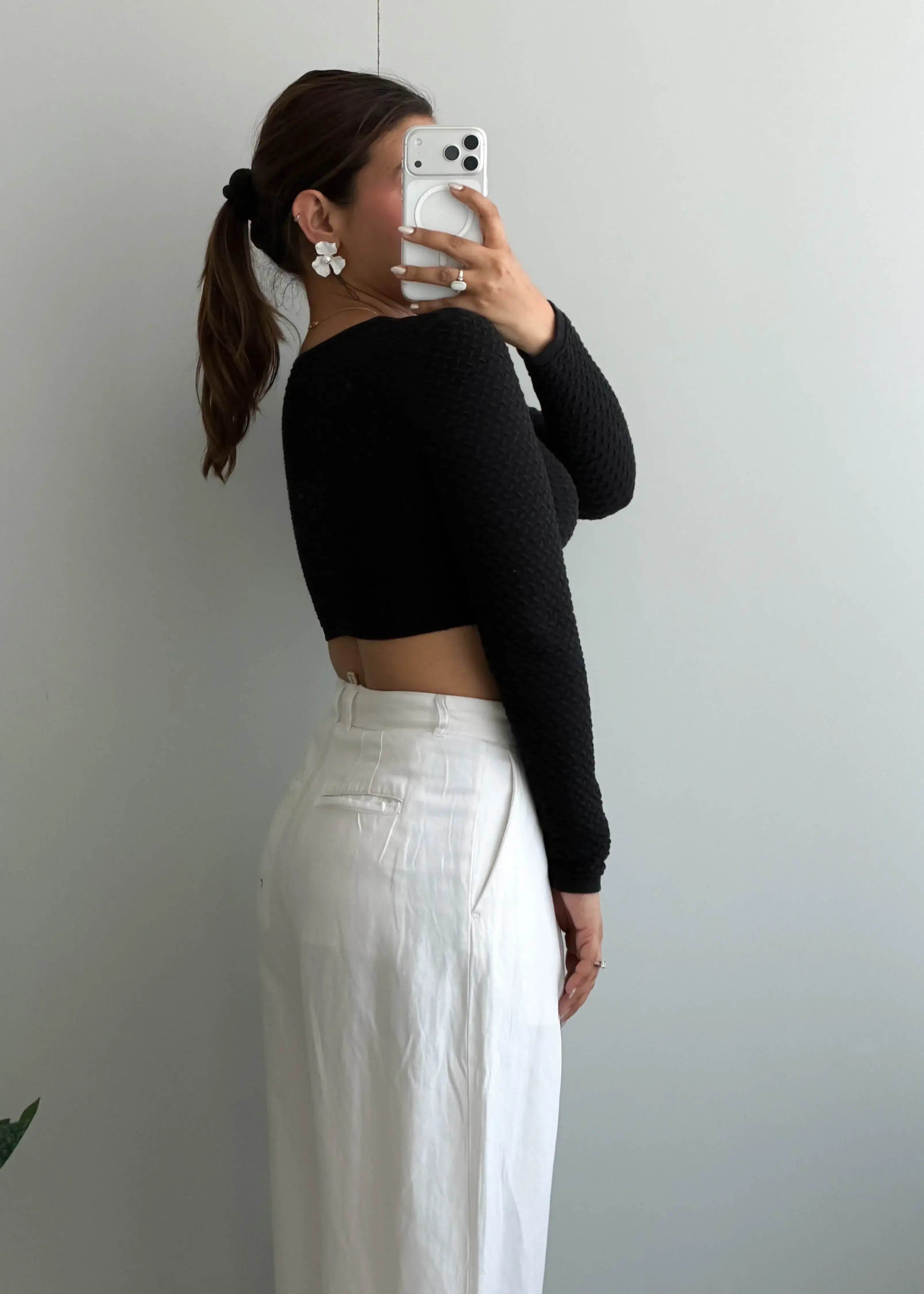 Size XS-S, Black Long Sleeve Crop Top - Closet by Payal