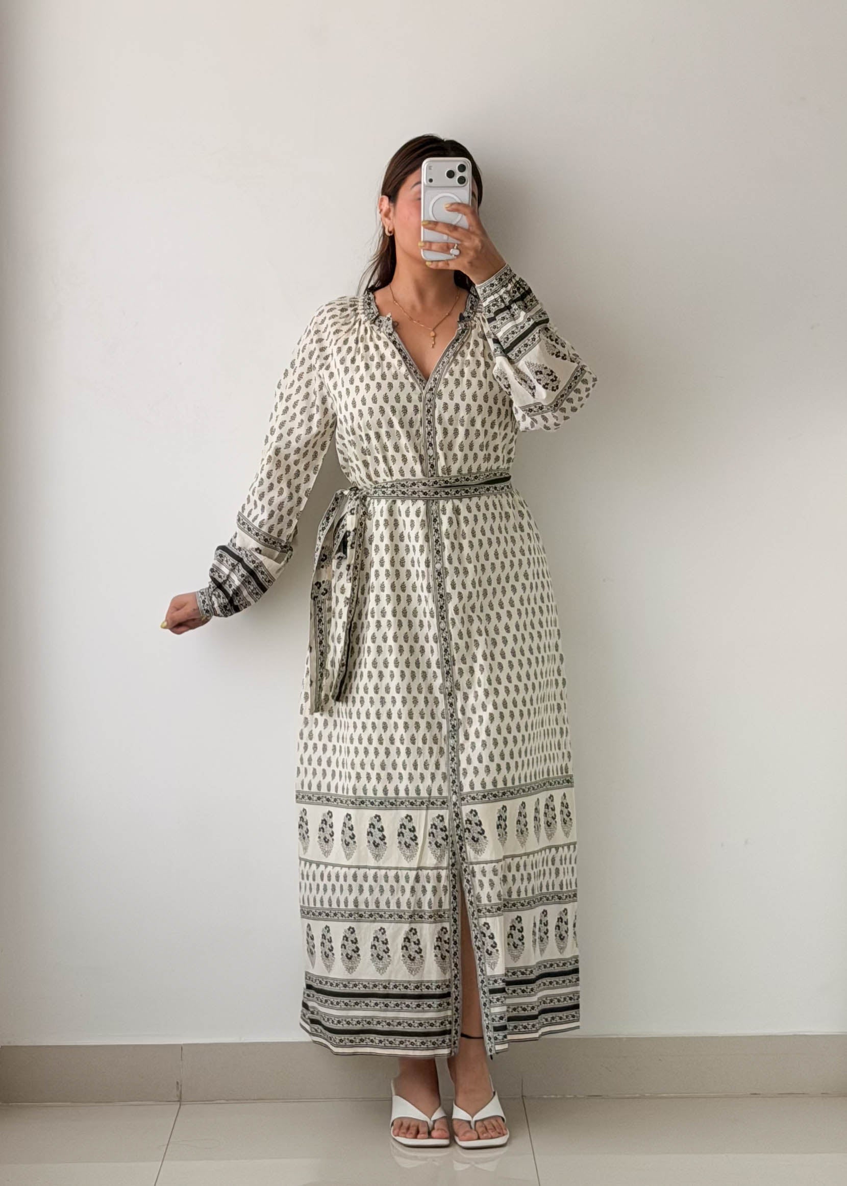 Size M-L Ivory Printed Belted Maxi Dress