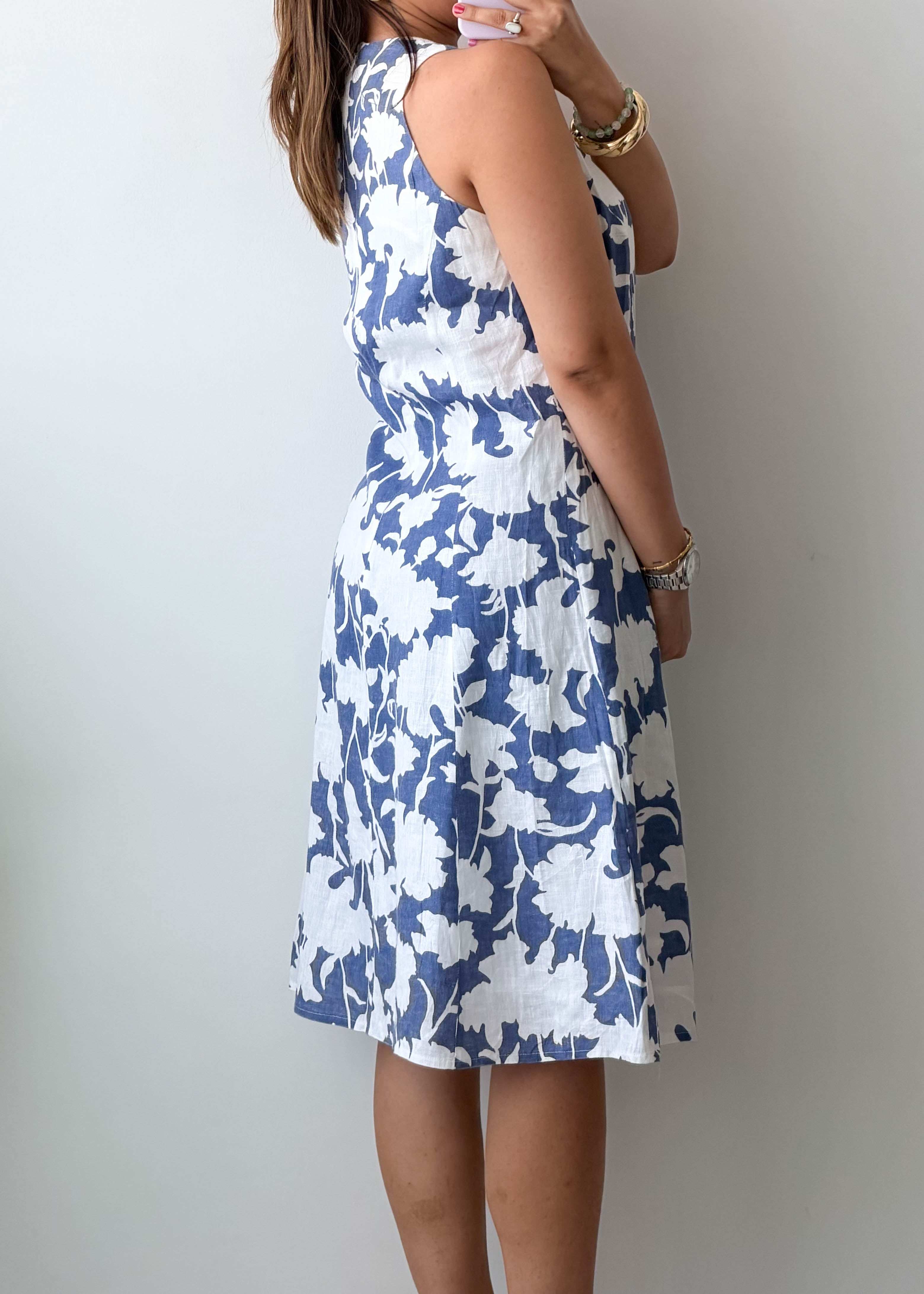 Size M Blue White Floral Fit & Flare Dress