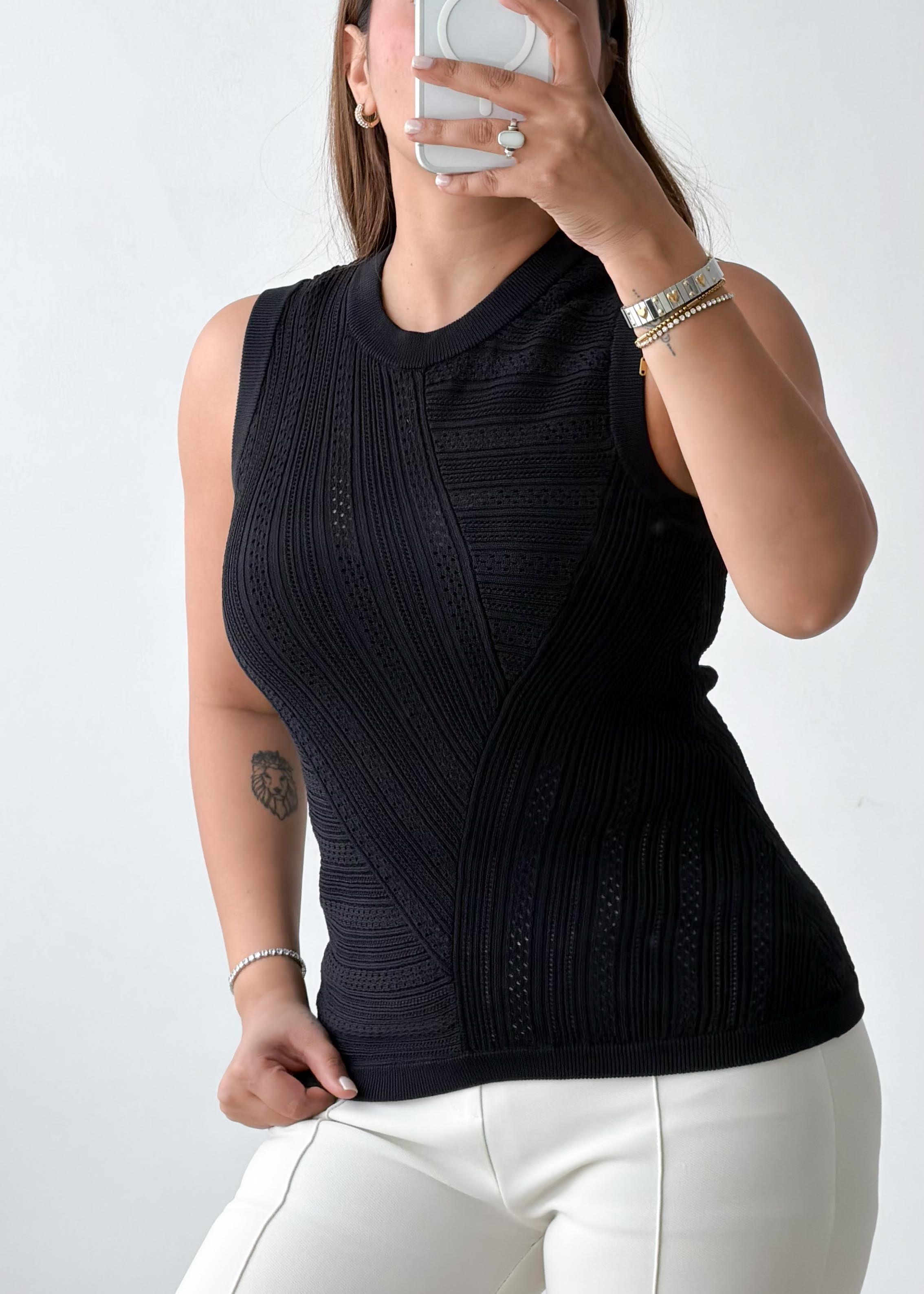 Size S-M Black Textured Knit Tank Top