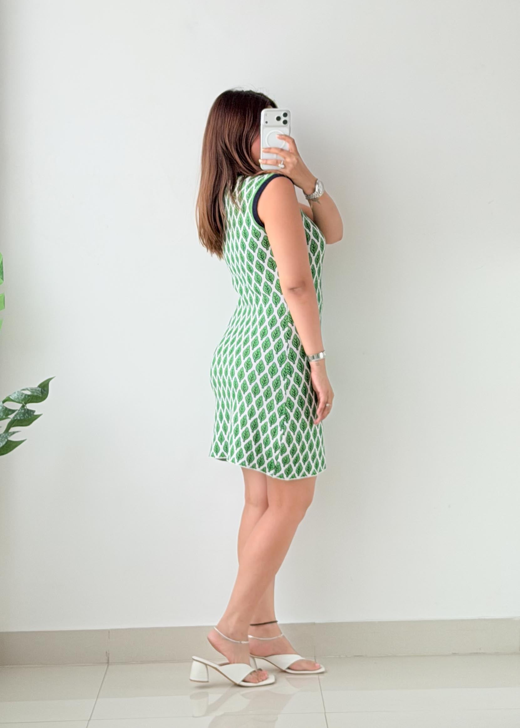Size M-L Green Geometric Knit Mini Dress