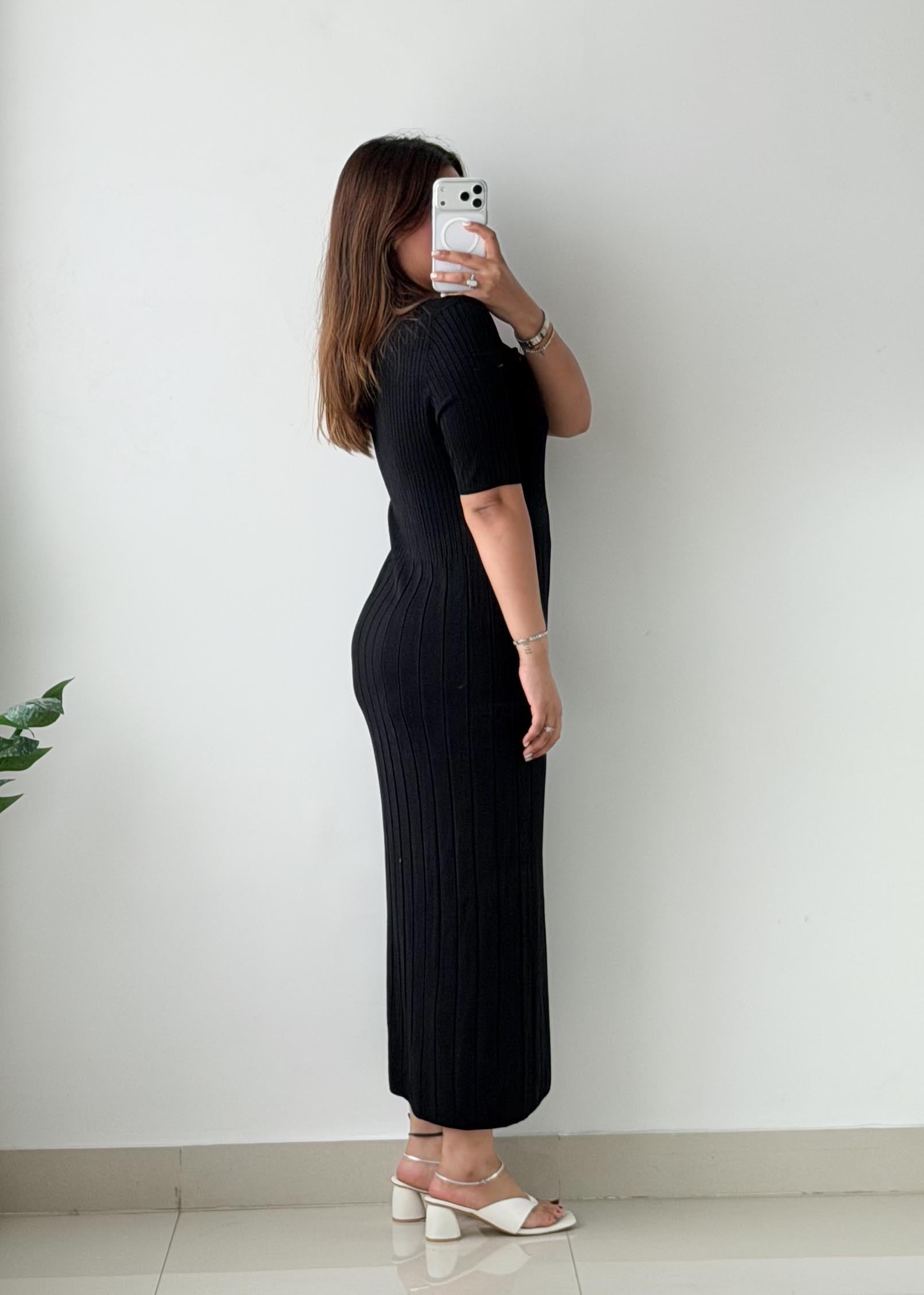 Size L-XL Black Ribbed Knit Maxi Dress