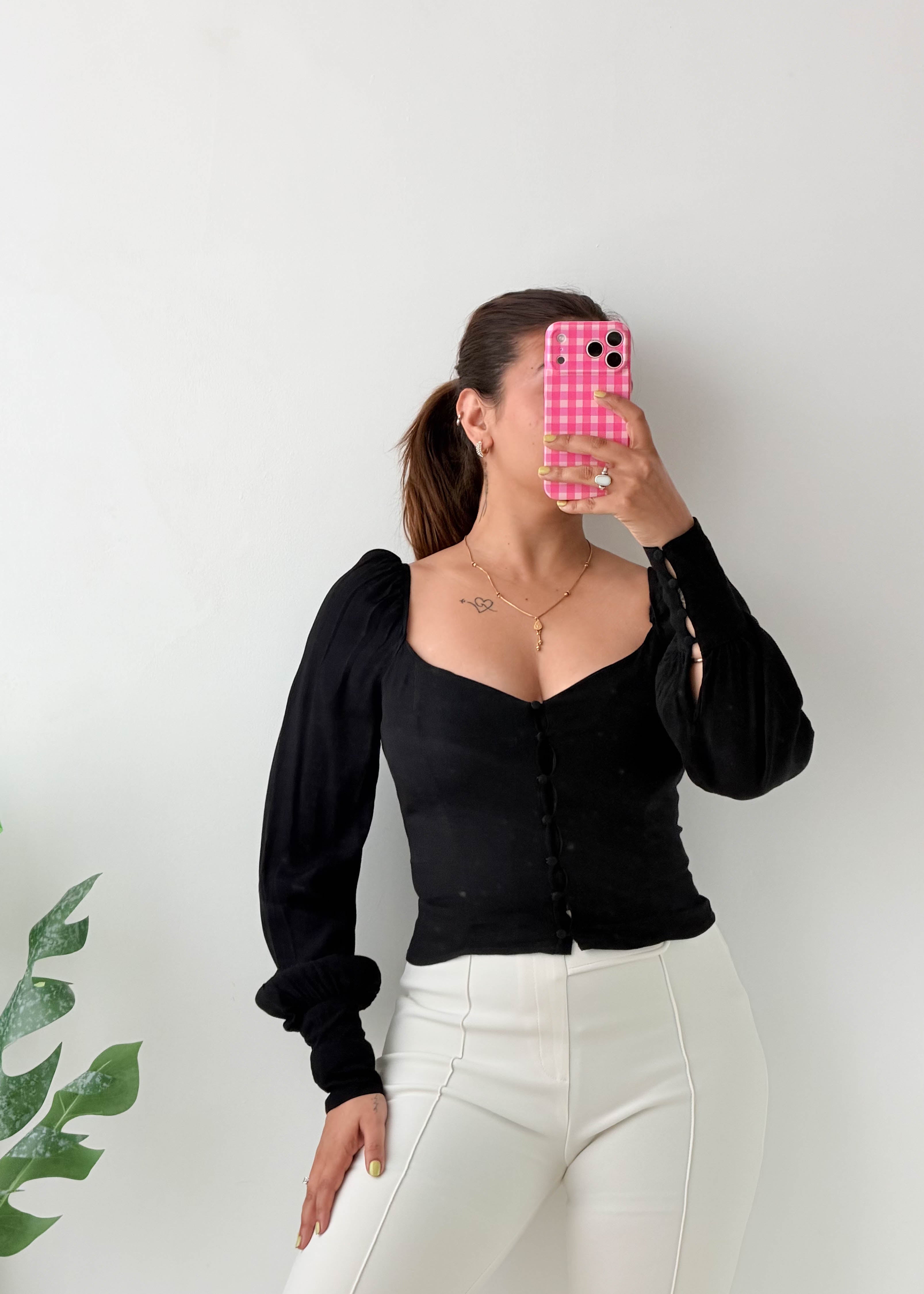 Size S-M Black Sweetheart Neck Puff Sleeve Top