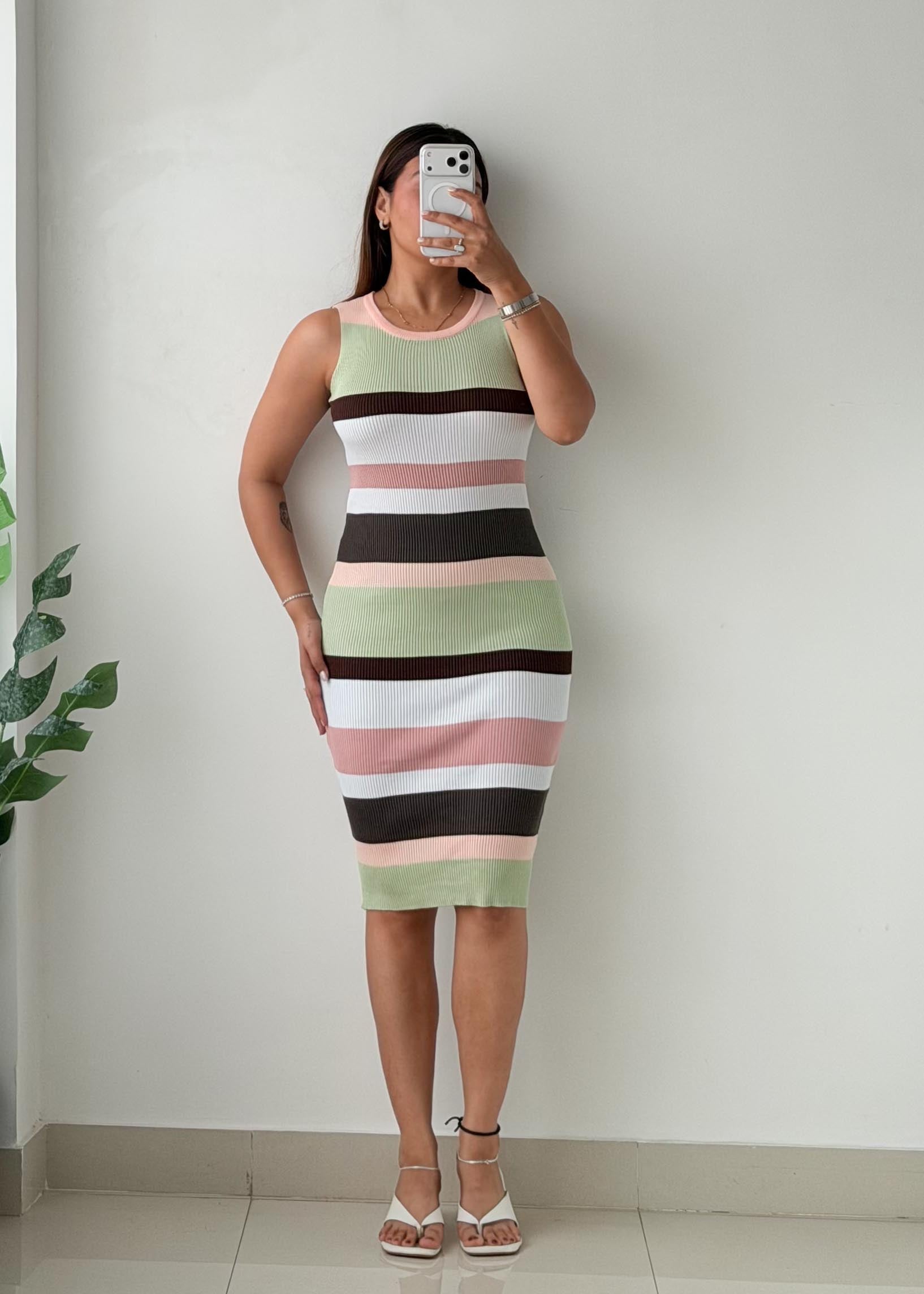 Size M-L Multicolor Striped Ribbed Midi Dress